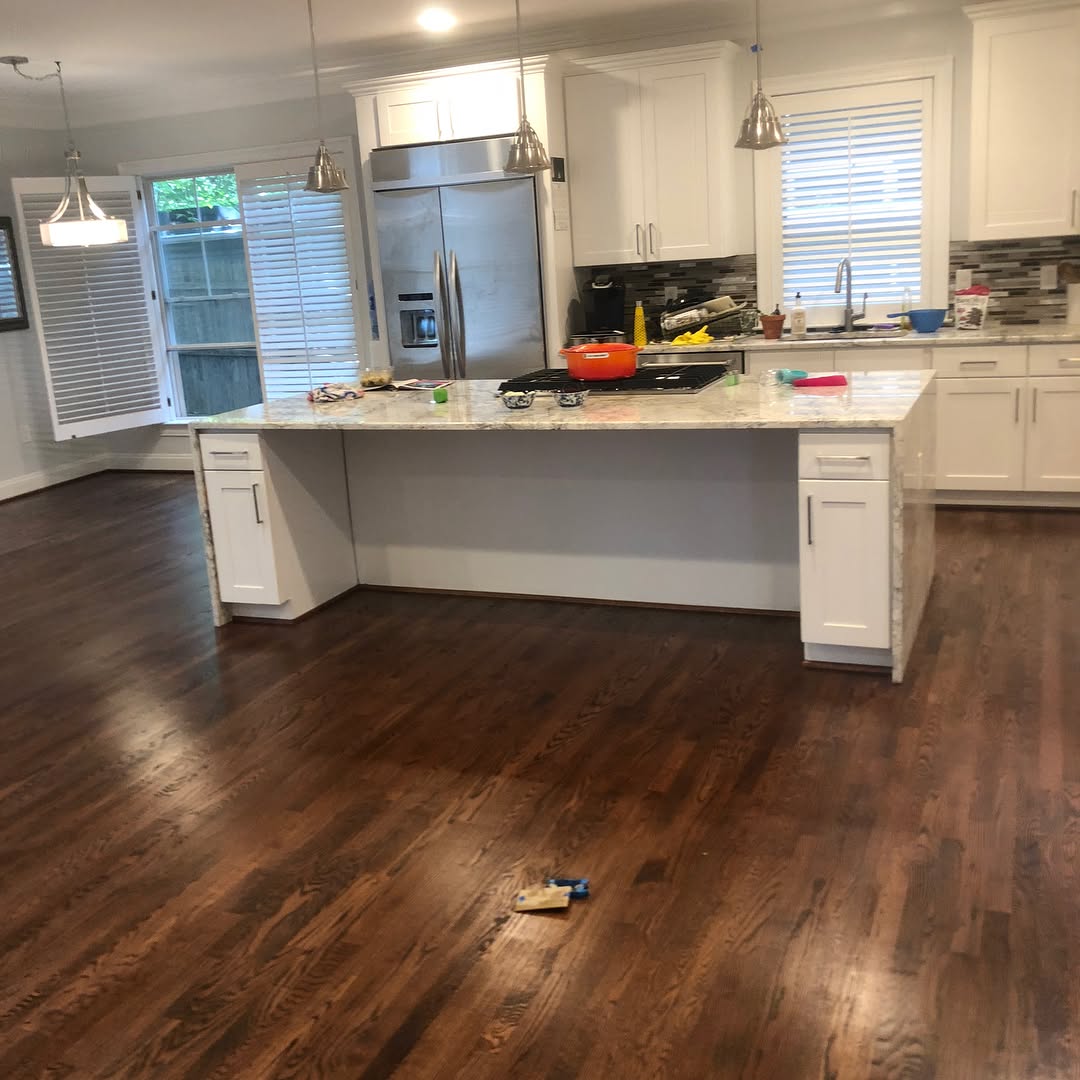 Hardwood floors in the kitchen: pros, cons, and waterproof alternatives 1 37704527 242157609749957 6046787565871169536 n c06c776772dc888e6d44