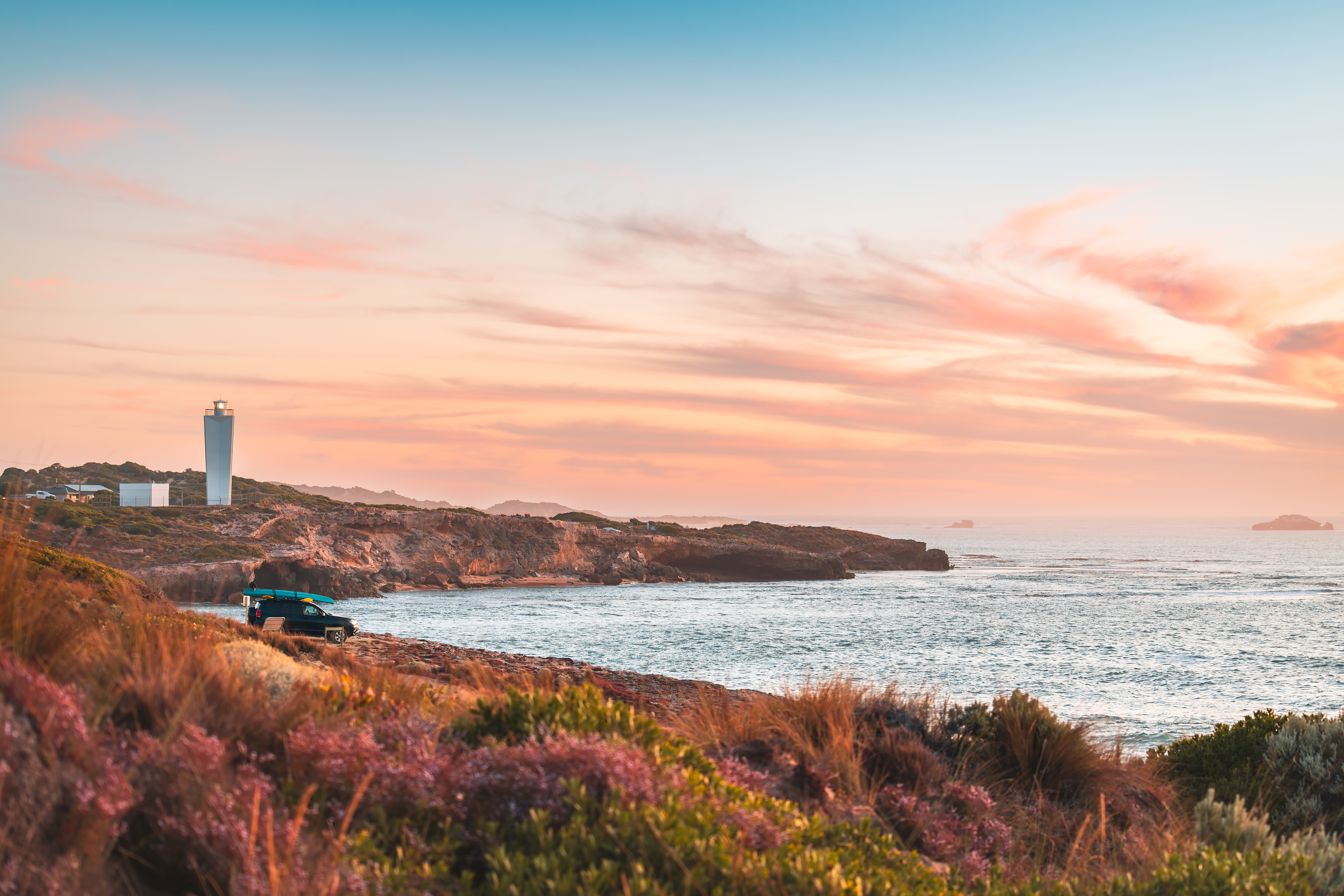 4wd car parked on rocky beach in robe sa 3689b200d4bb9bc6c7f8 BTOURS