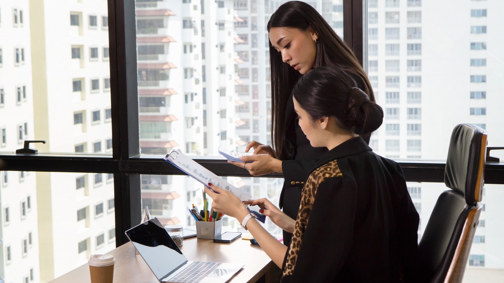 7 errores fiscales que están bajando la rentabilidad de tu Airbnb o restaurante (y cómo evitarlos)