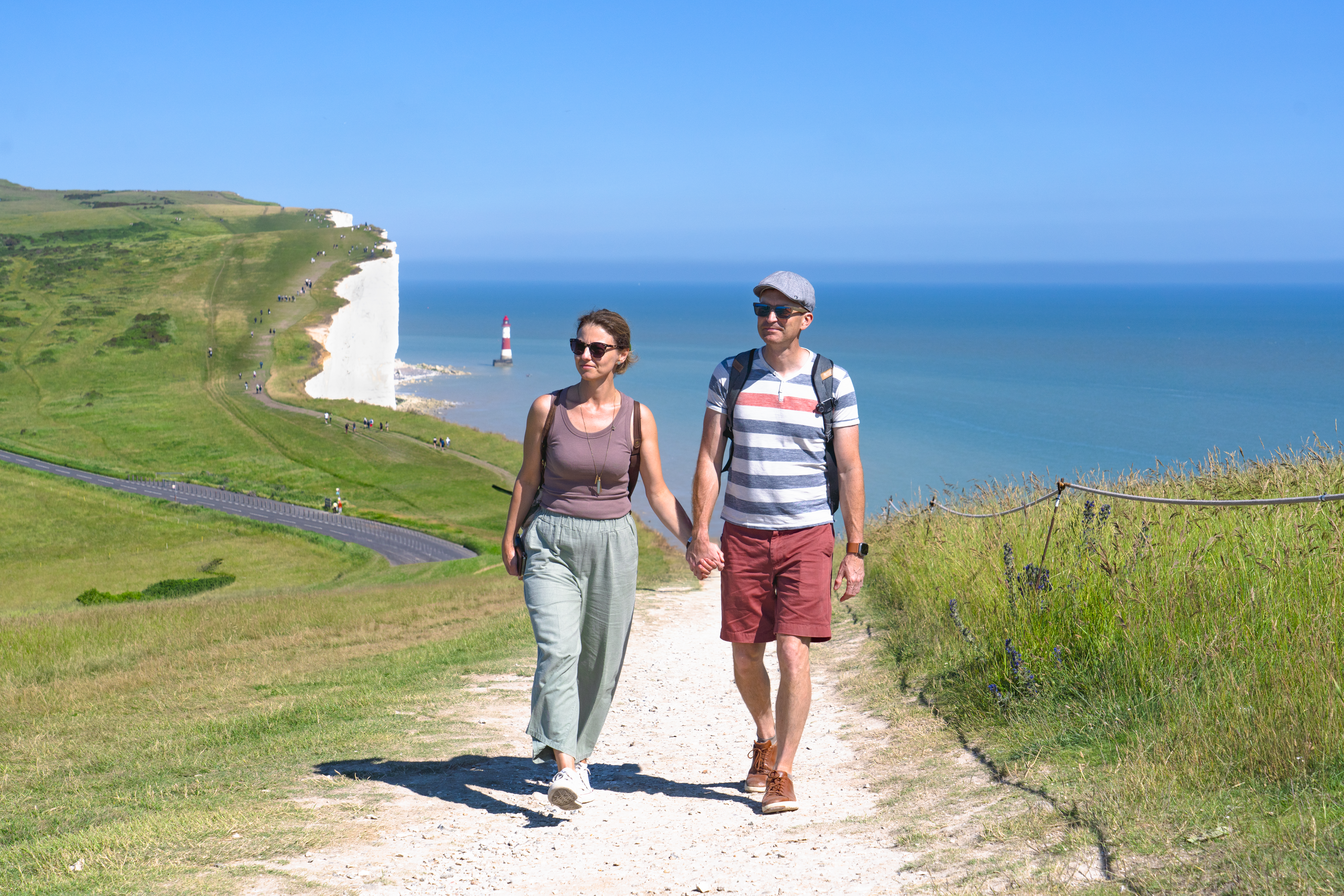 a couple hiking the seven sisters cliffs 888b9a3301a12a156d06 BTOURS