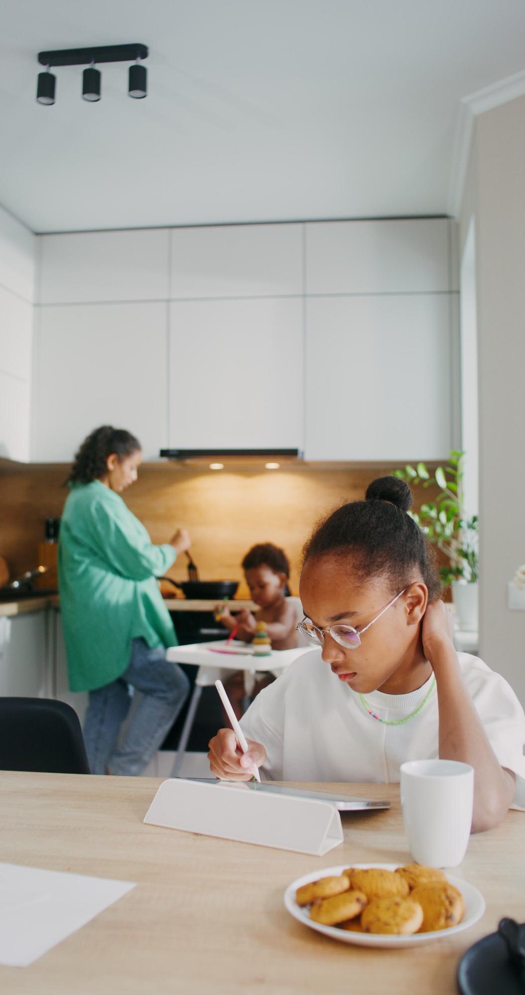 A Girl Draws On A Tablet At Home D7a08d1fa6001769819f