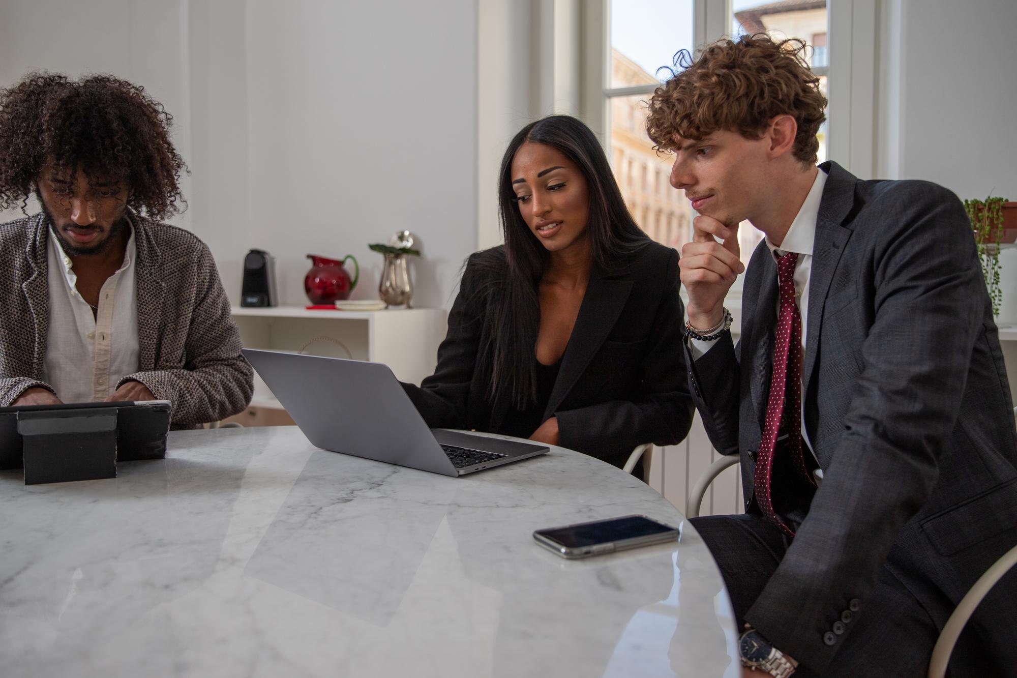 Optimización Fiscal para Anfitriones de Airbnb: Estrategias Efectivas para Reducir Impuestos Legalmente