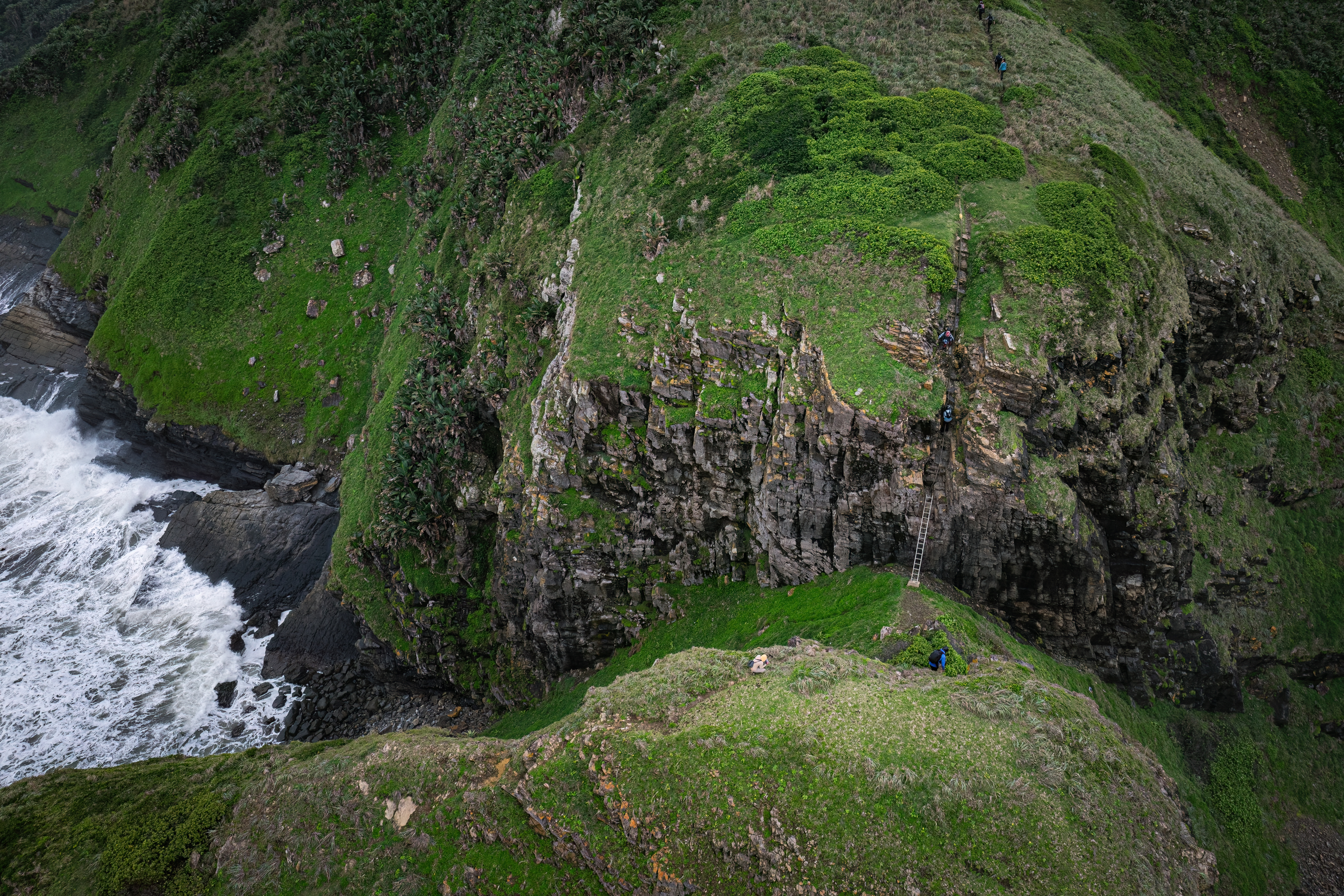 aerial view of vertical coastal cliffs 42e82dc788f85b7e1955 BTOURS