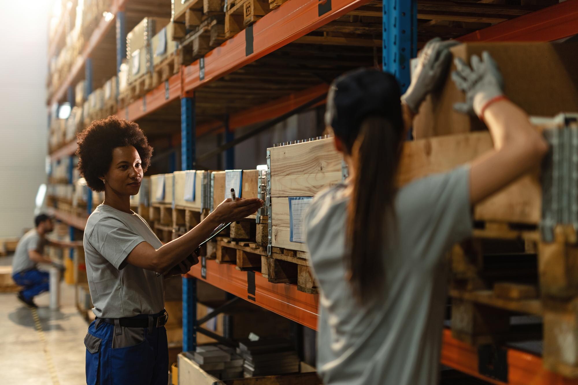 african american worker communicating with her fem ef9883f74d4b3a0db950