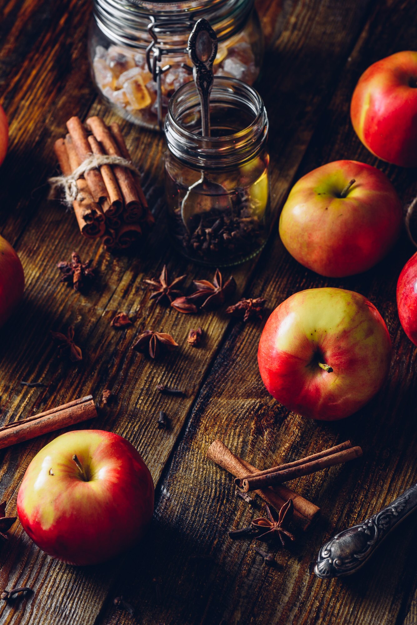 apples with clove cinnamon and anise star 2bcf72e1b07590d15d12