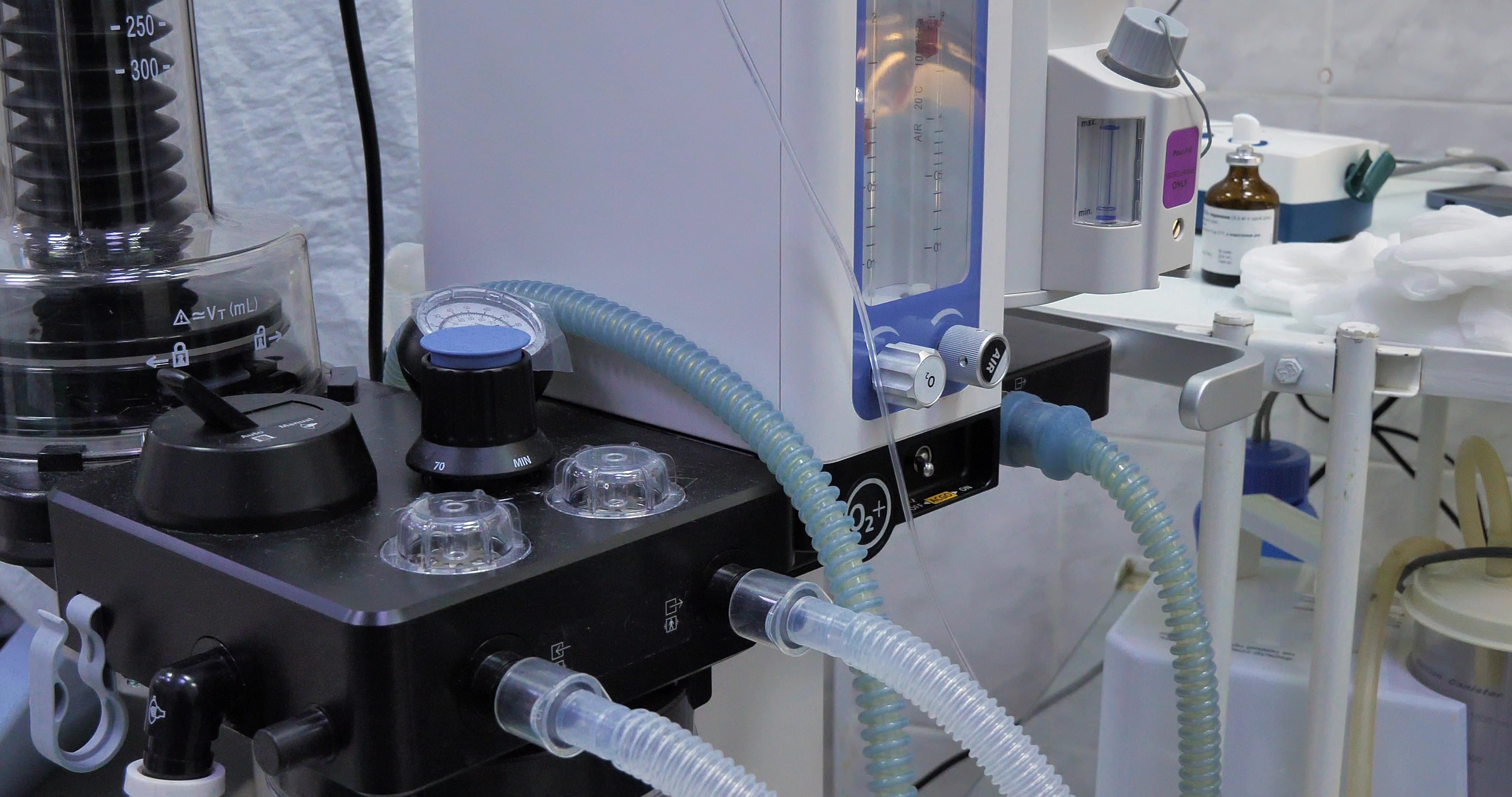 artificial lung ventilation apparatus works in sur 584adfc1ee89702838eb