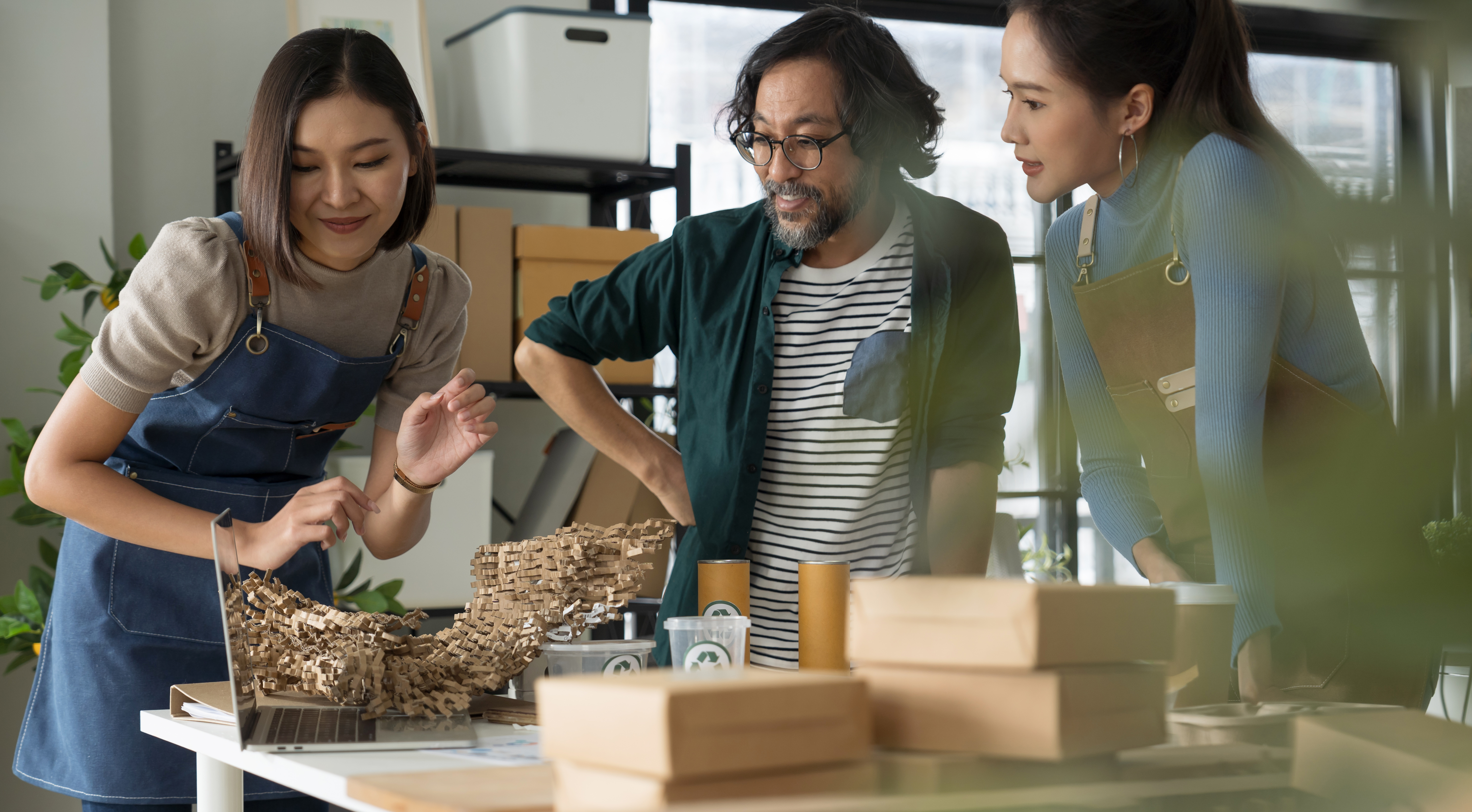 asian business leaders meet to strategize on imple 4a1e5774ac3812508cfb