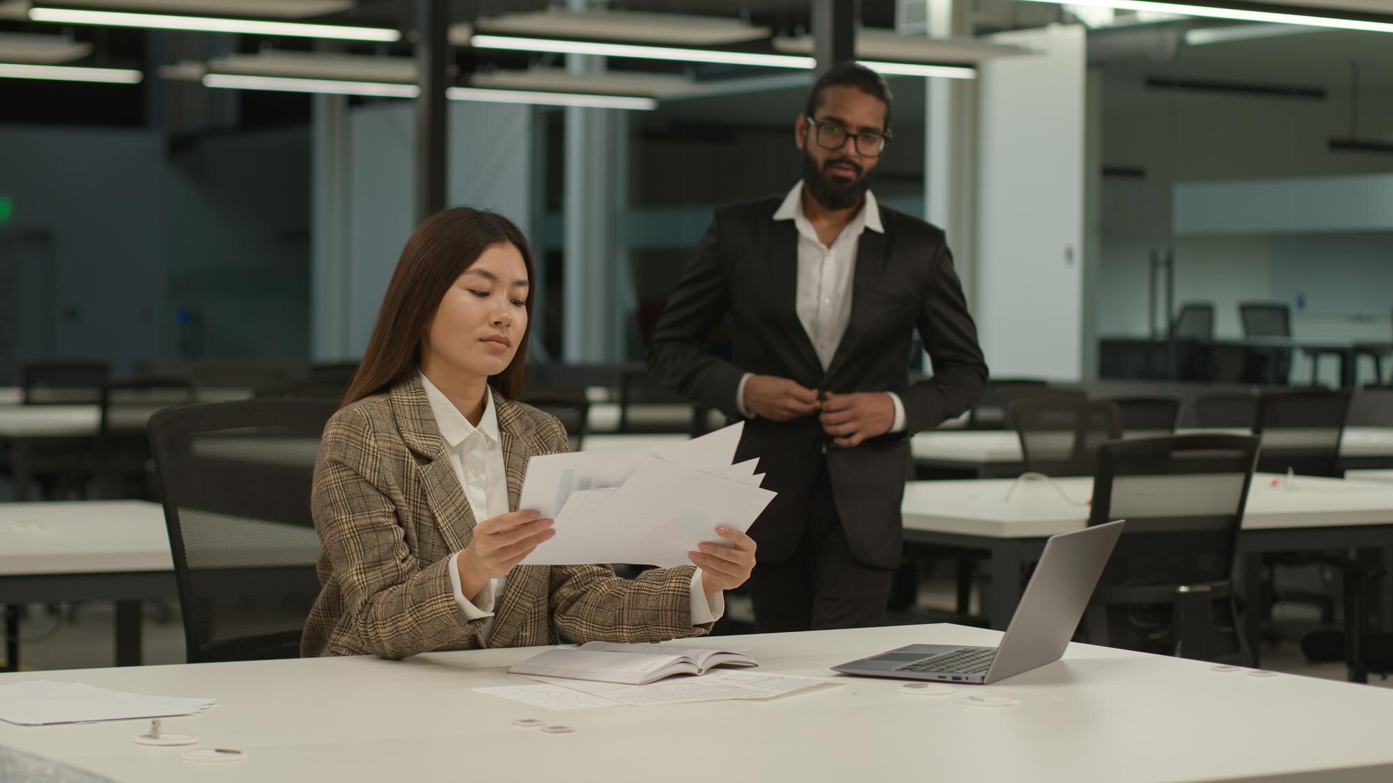 Asian Woman Worker Female Girl Businesswoman At Of 4709C2Bd5Ccb381Ef346