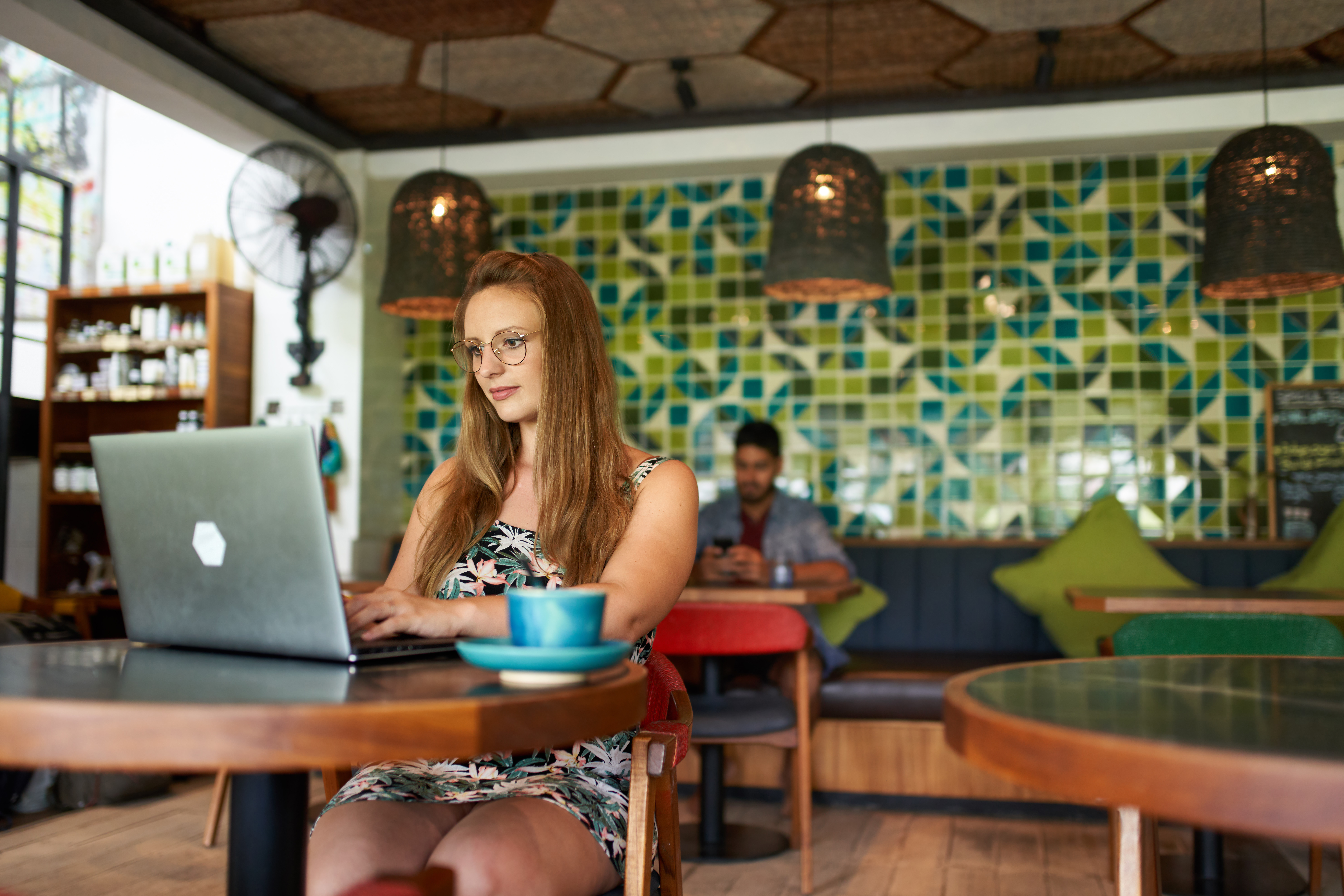 Effortlessly Plan Your Dream Getaway: Top Tips for Hassle-Free Vacation Planning 3 beautiful millennial woman typing on laptop sittin 501fd2ecad77e206211c