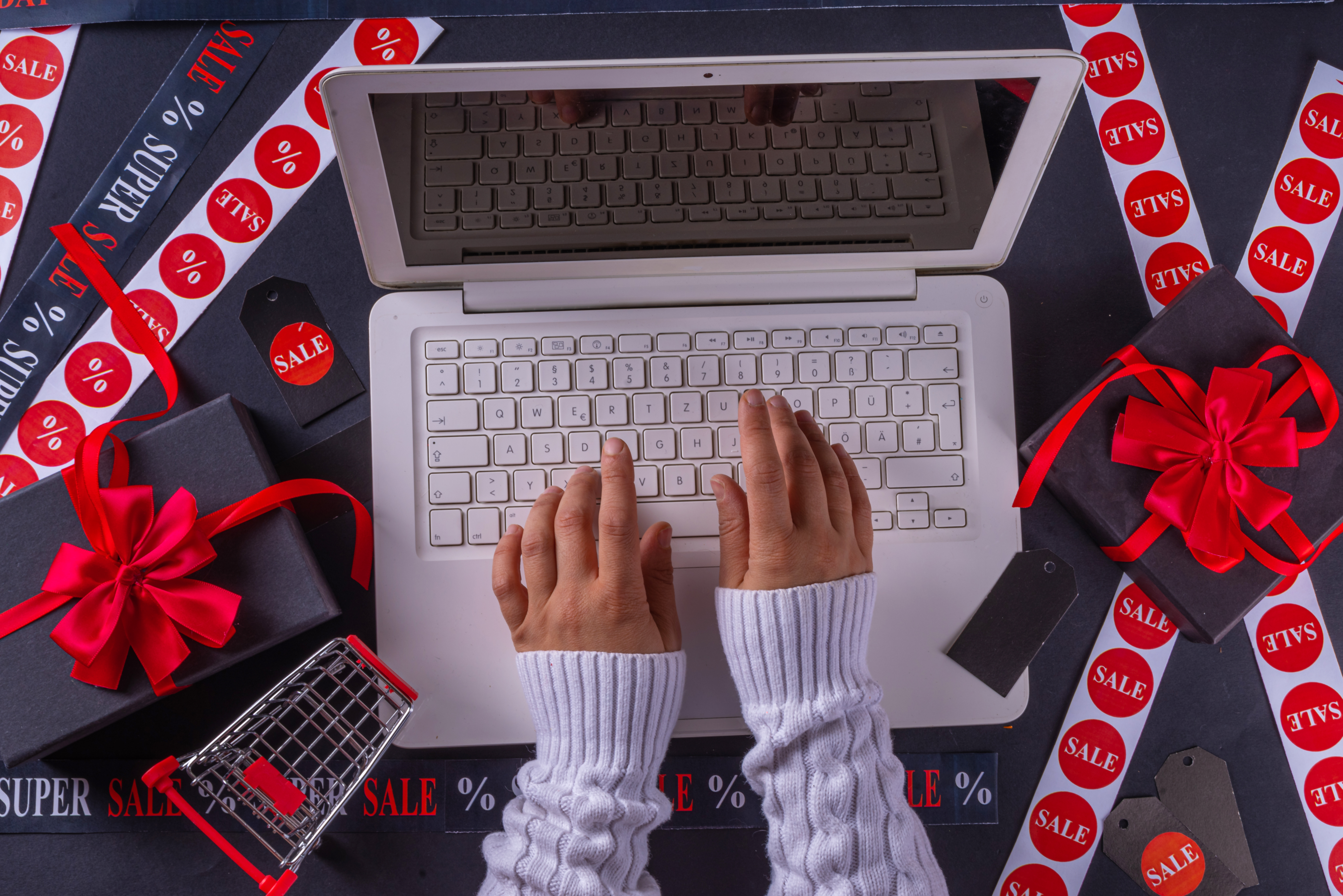 Black Friday Online Shopping Day Background F65f9a070a68eca1e3a6