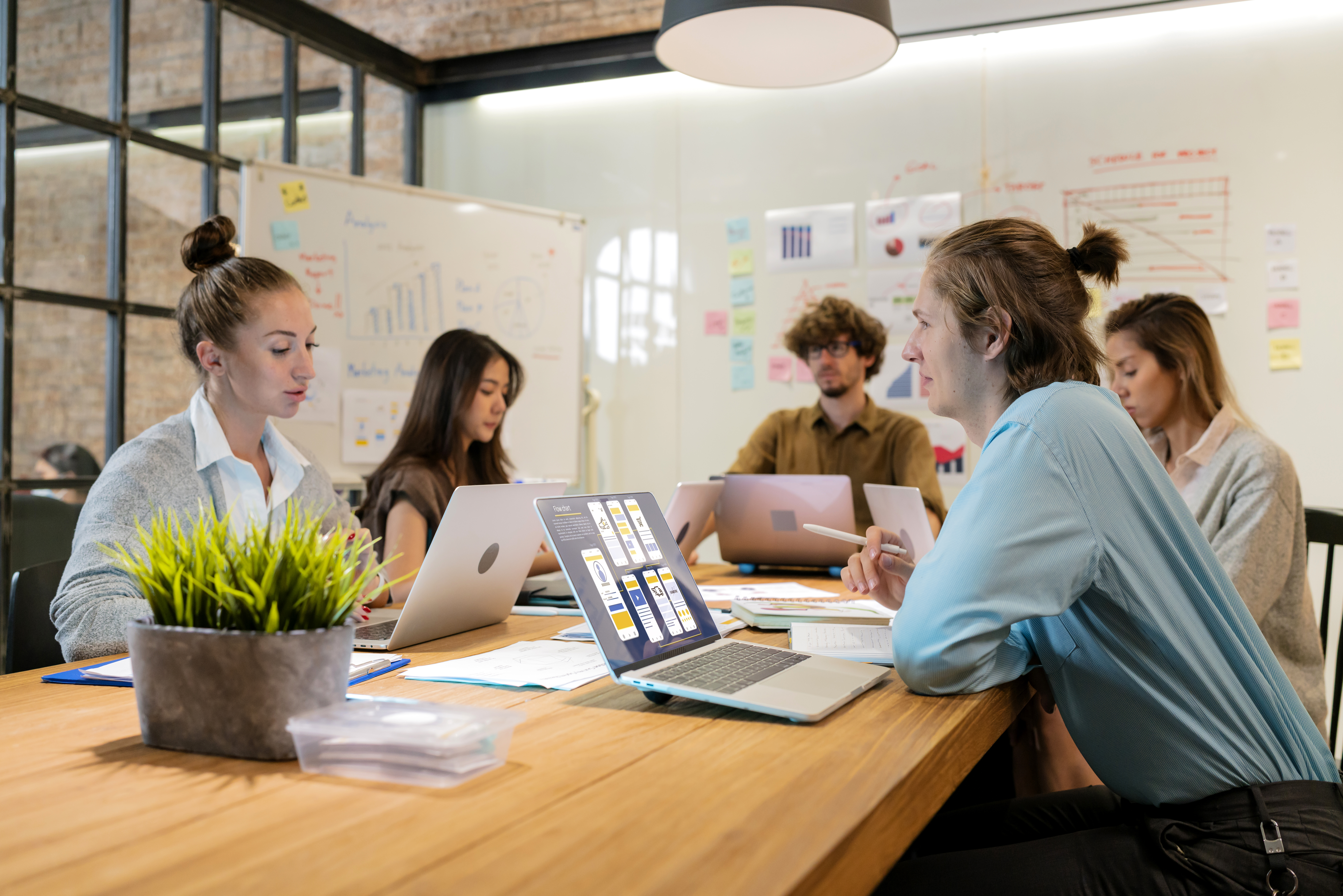 brainstorm casual meeting creative agency teamwork bd3184a6a219a55ee907