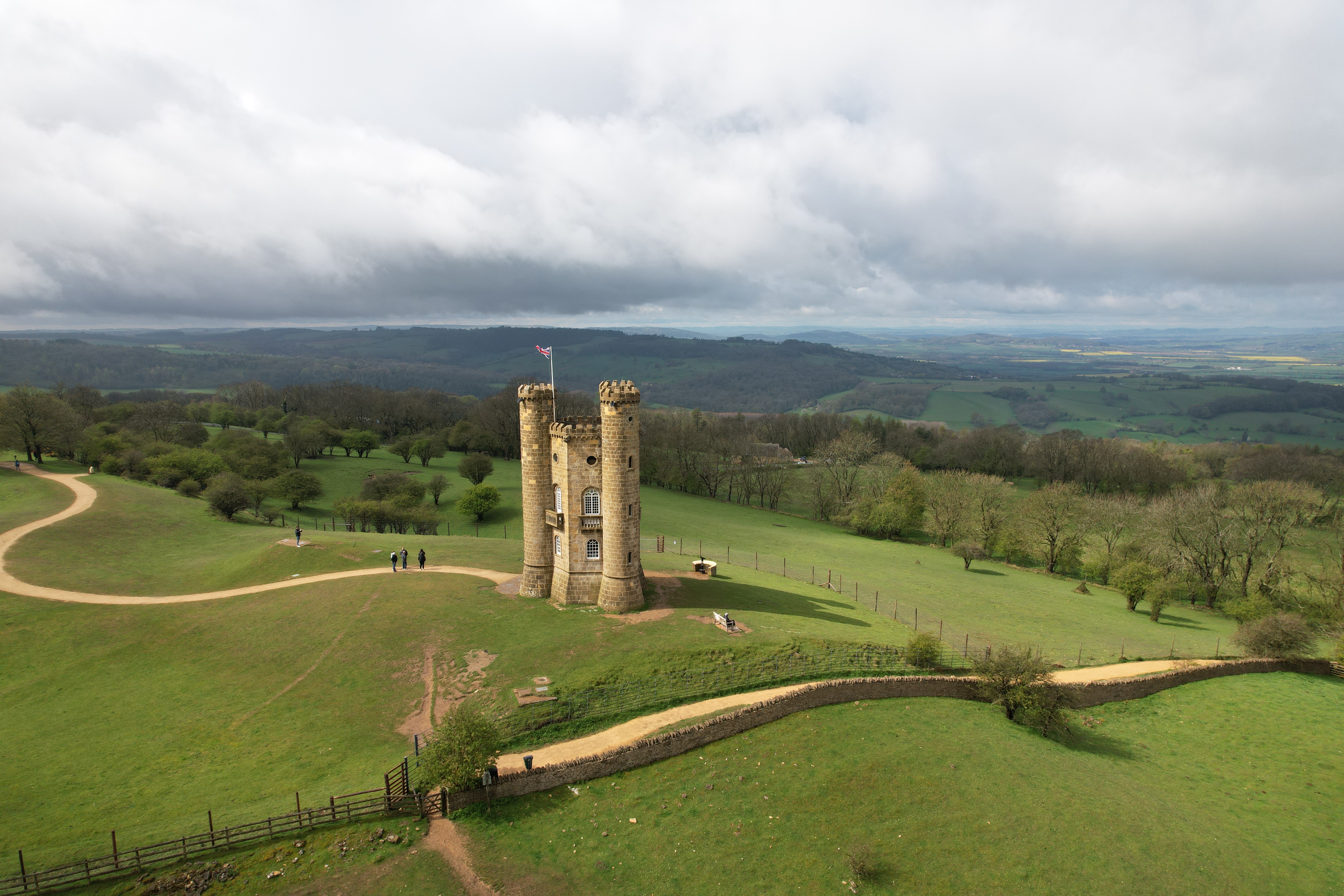 broadway tower cotswolds england drone aerial bir 54681c141e4870489dc2 BTOURS