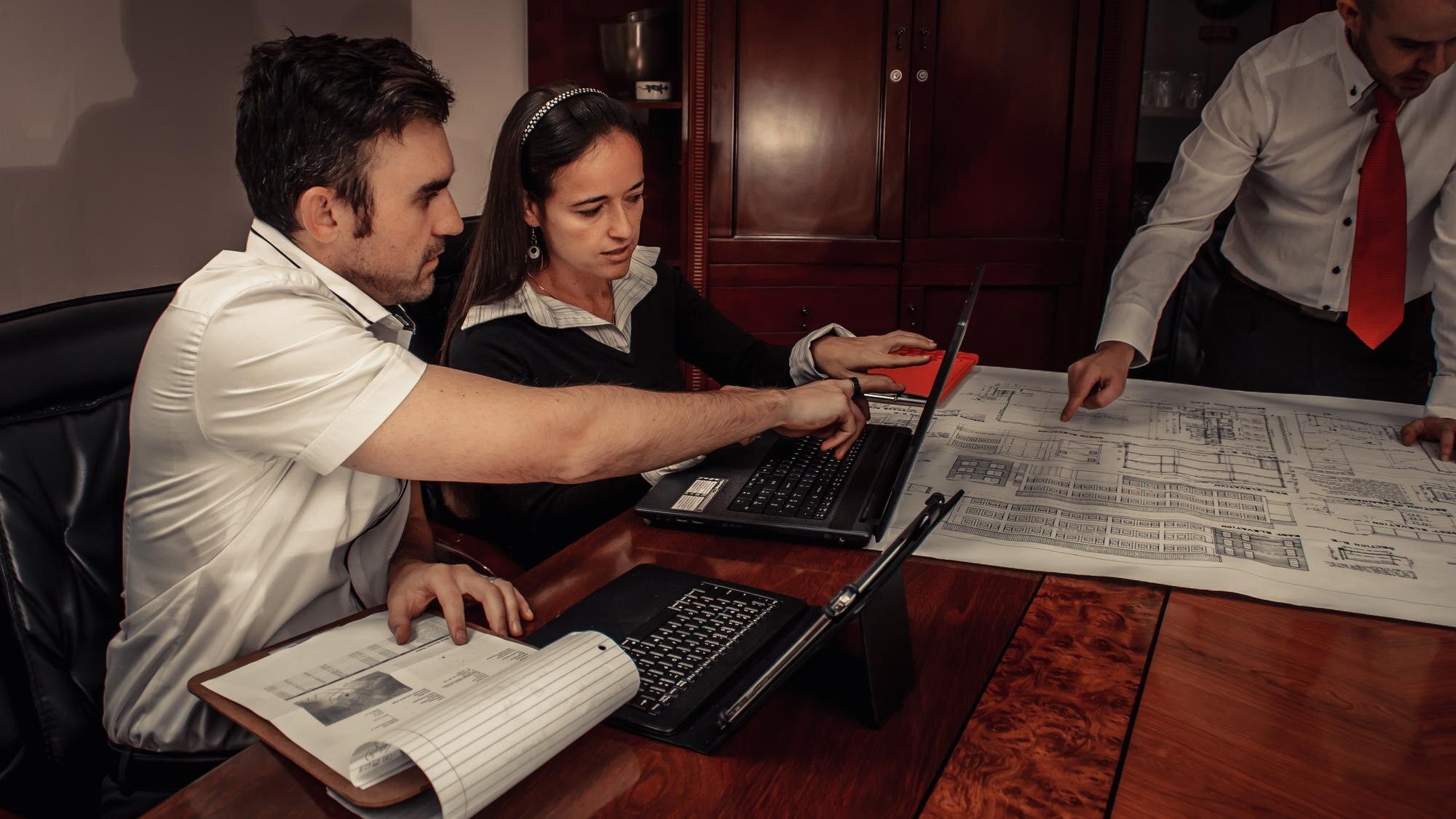 Prepara tus Impuestos sin Estrés: Estrategias para Dueños de Airbnb y Restaurantes