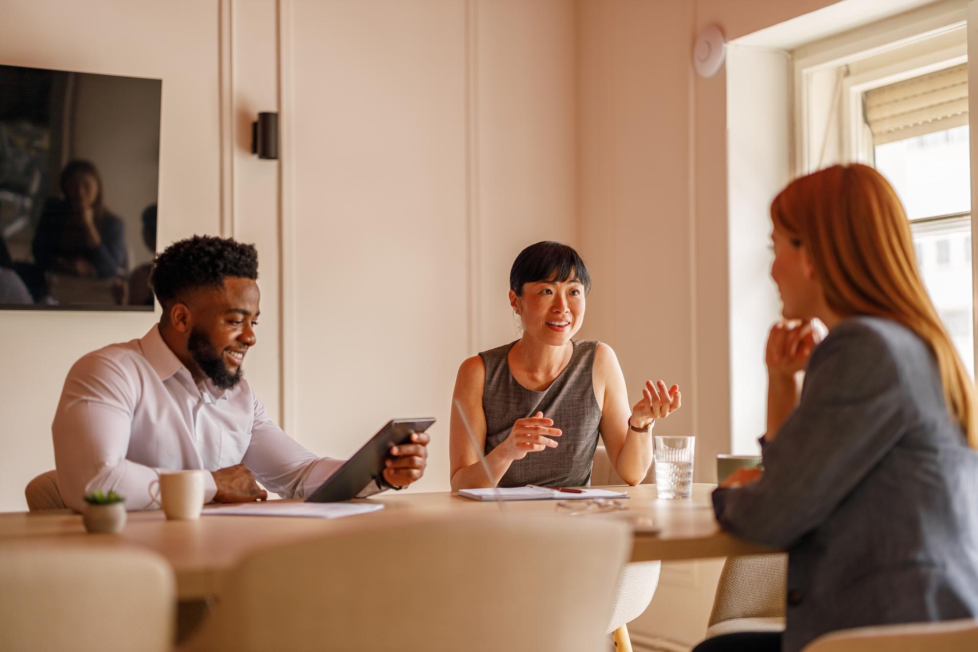 Evita sanciones del SAT y aumenta la rentabilidad en tu Airbnb o restaurante con asesoría contable especializada