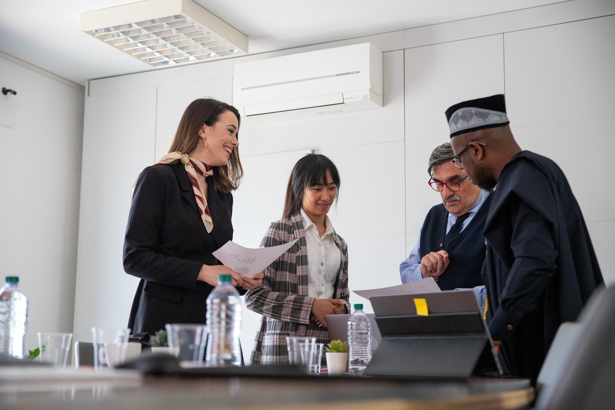 Evita sanciones del SAT e IMSS: planeación fiscal clave para Airbnb y restaurantes