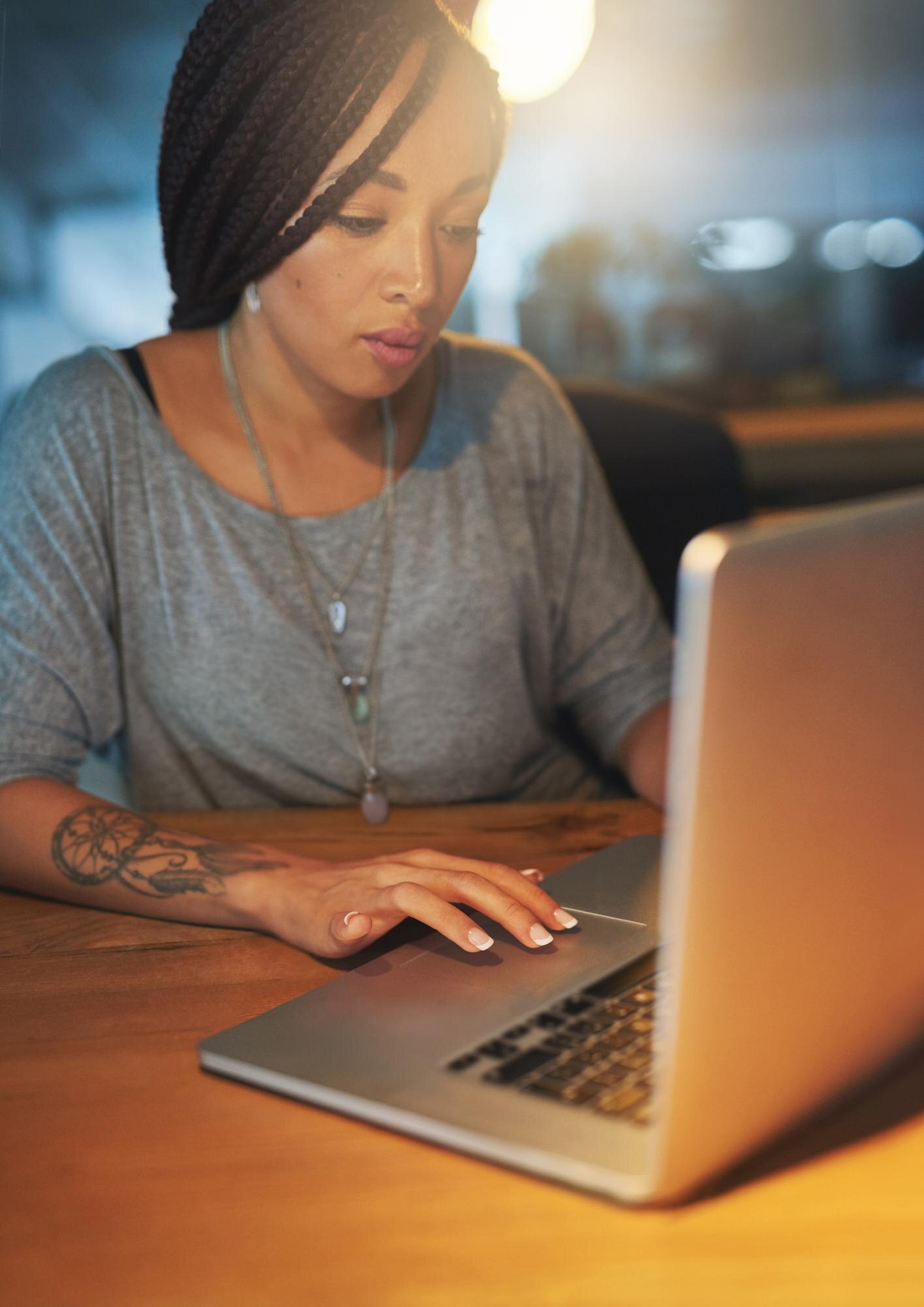 business woman night and computer in office for wo 77dbcaf6acbc0205f8e1