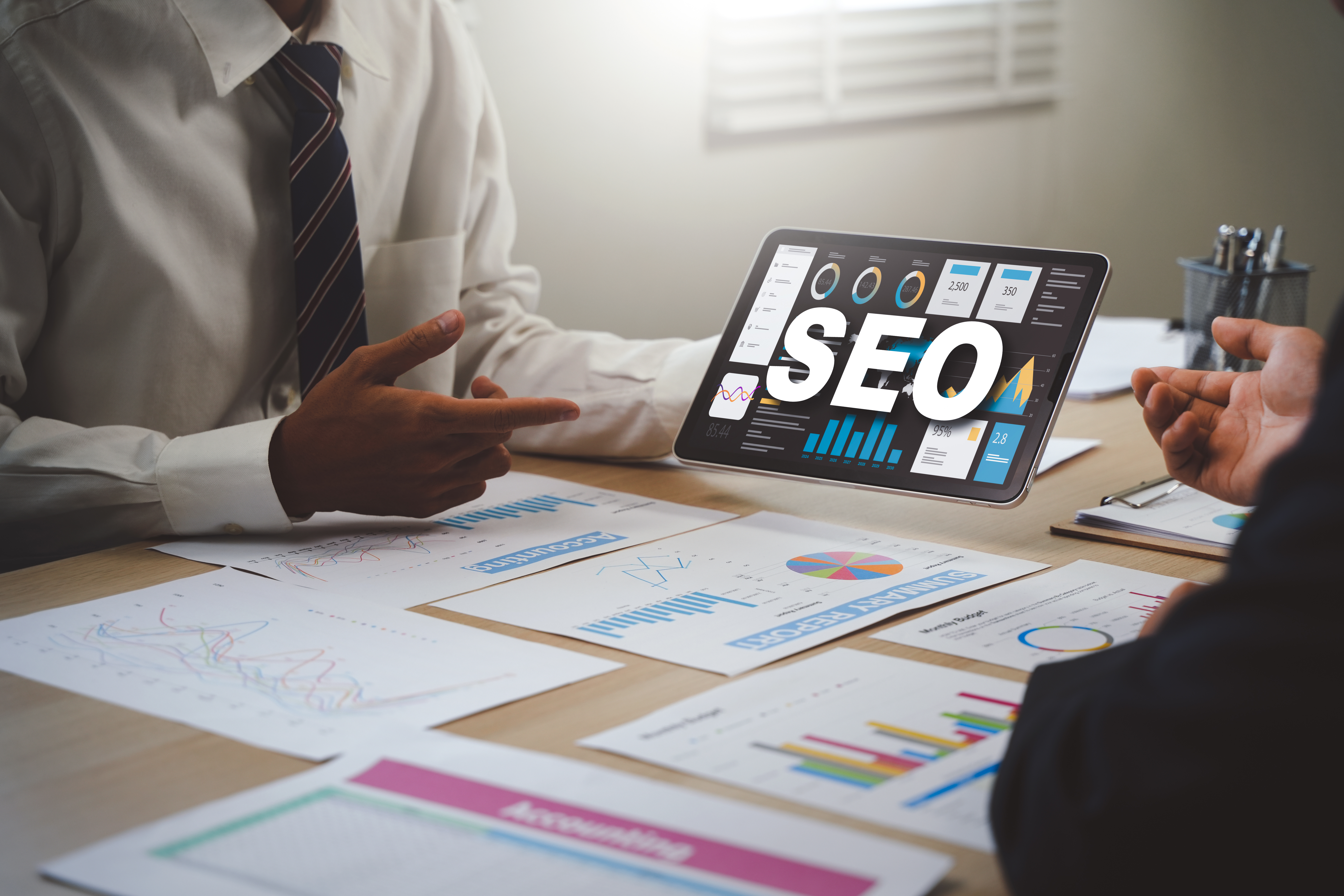 businessman using computer to analyze seo search 66cf30dafc146086aea6