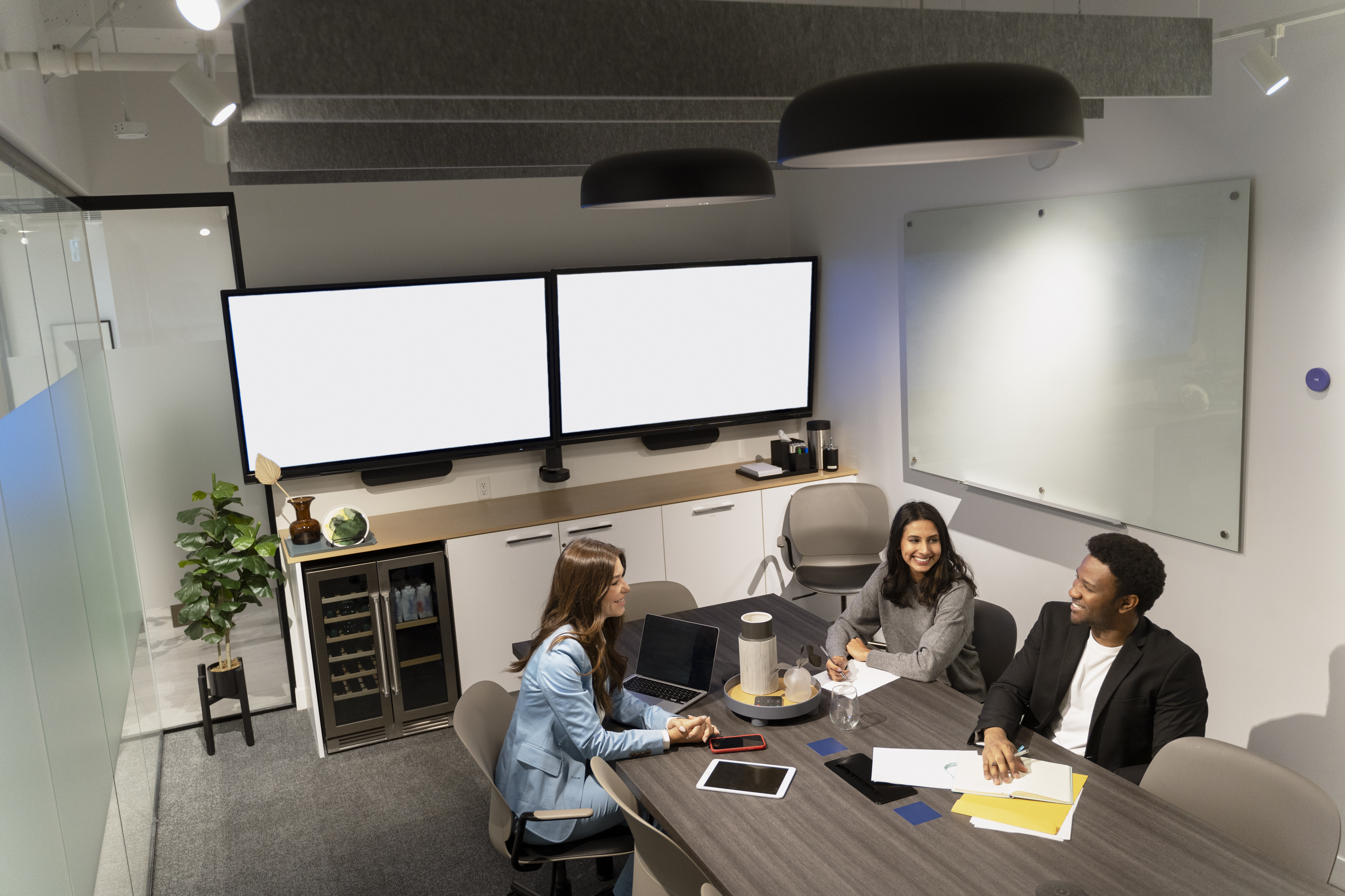 Office collaboration meeting