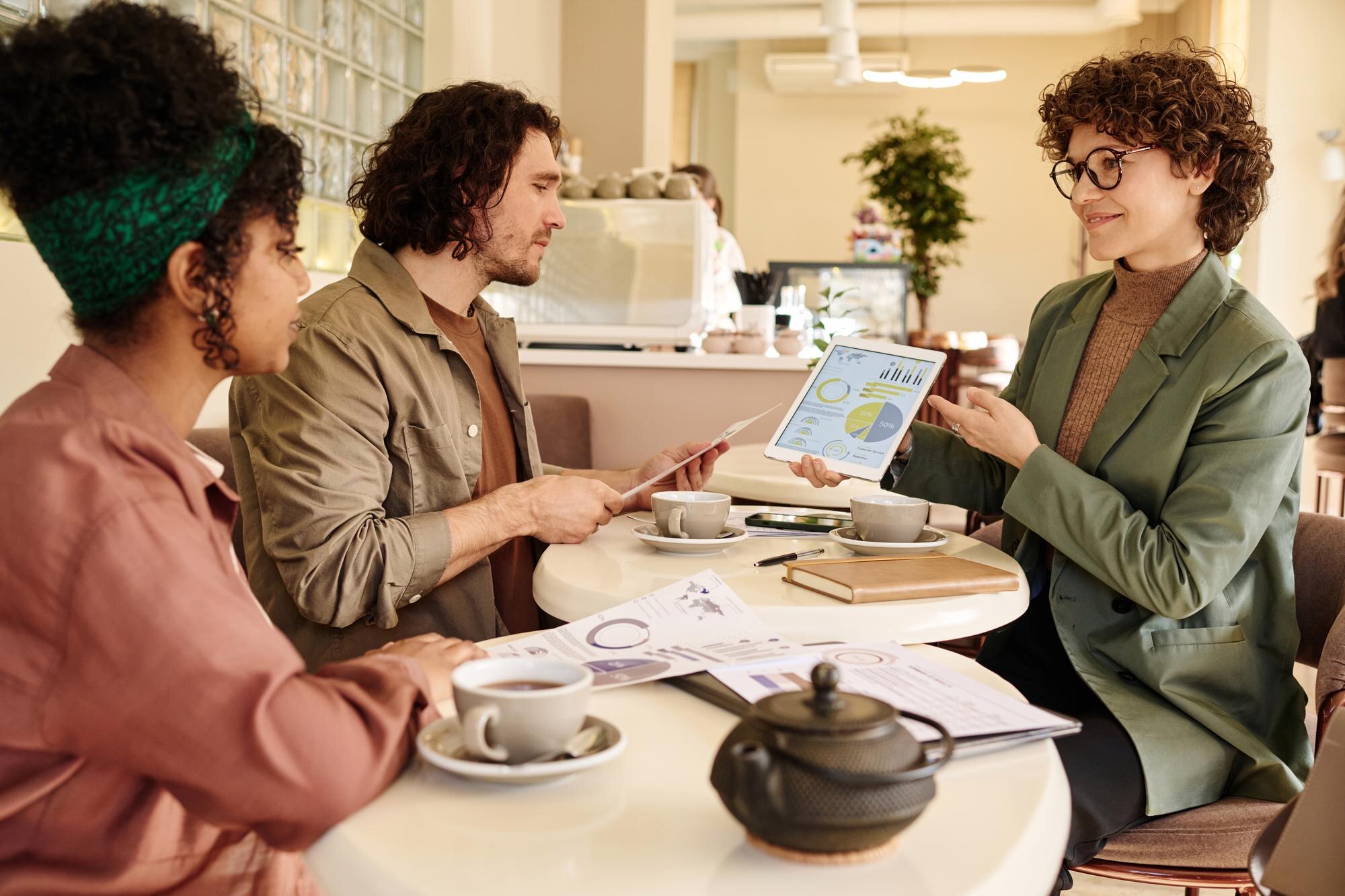 Estrategias Clave para Aprovechar Deducciones Fiscales en Airbnb y Restaurantes