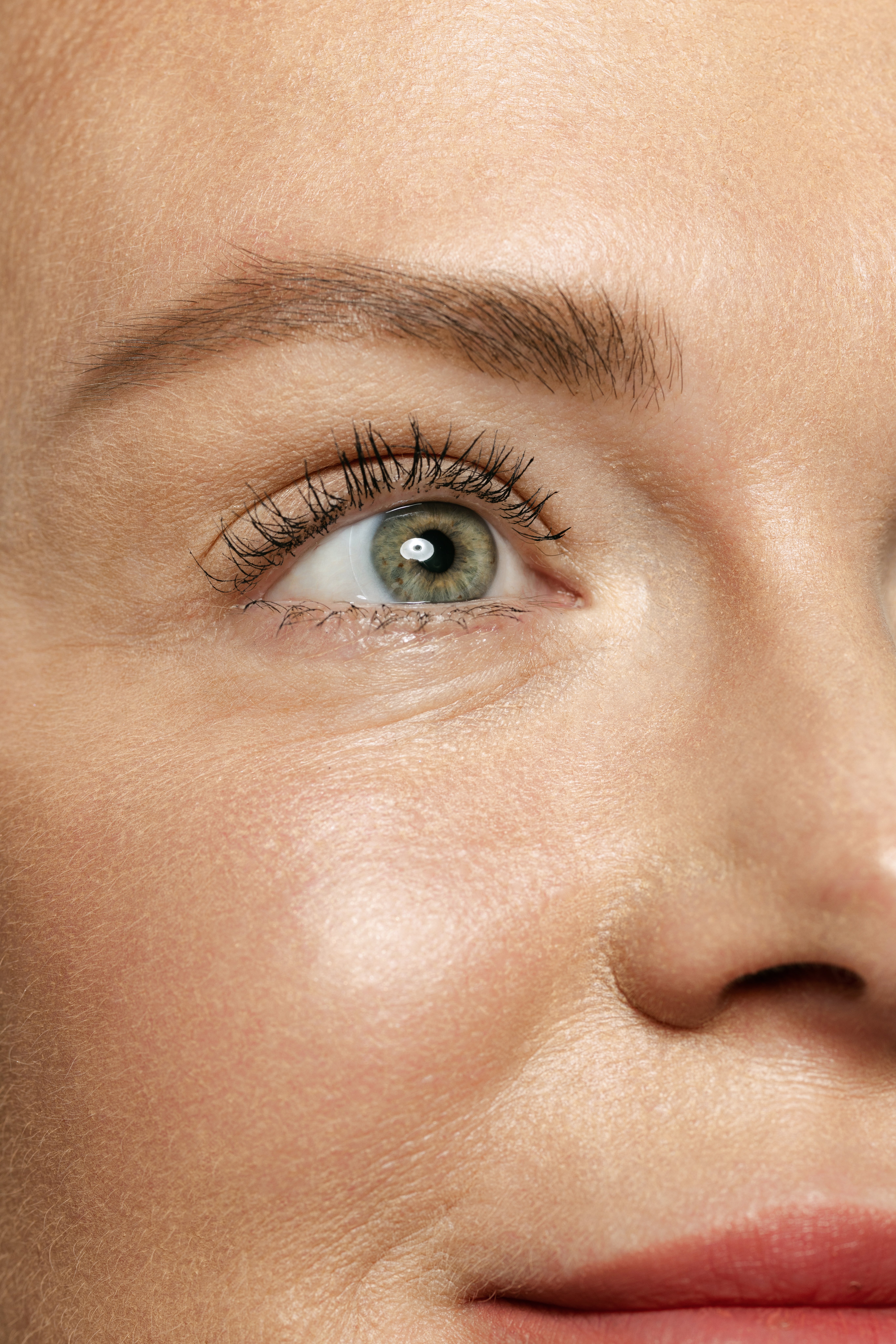 Promotional image for Zyah Beauty’s Peptide Eye Gel-Cream with blog title ‘The Secret to Youthful Eyes.