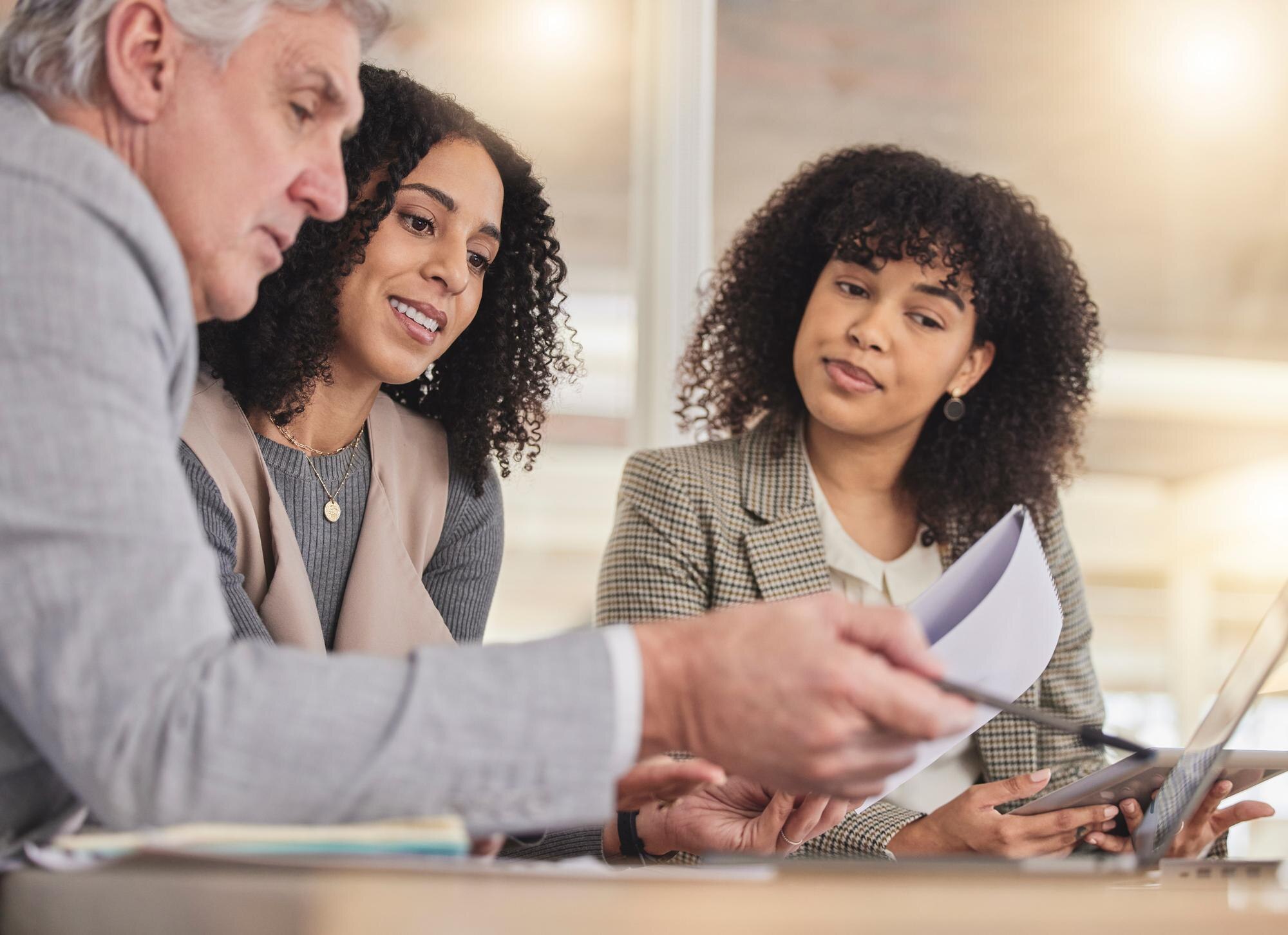 Coaching Training And Business People On Laptop Fo 12Ba74F8Ed0Cafdfe8A6