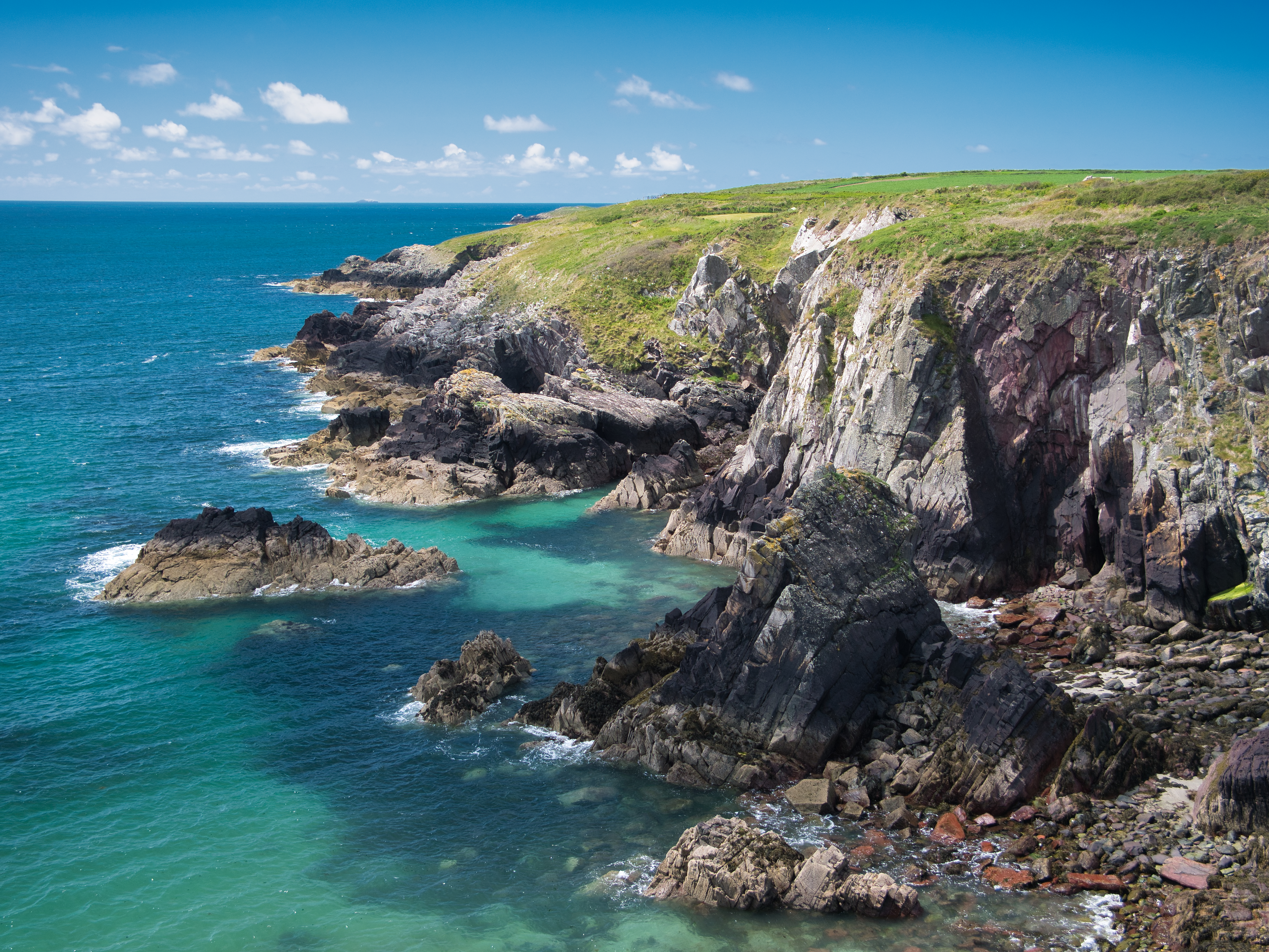 coastal cliffs in pembrokeshire south wales uk 4dbba8e8ddd1ec241650 BTOURS