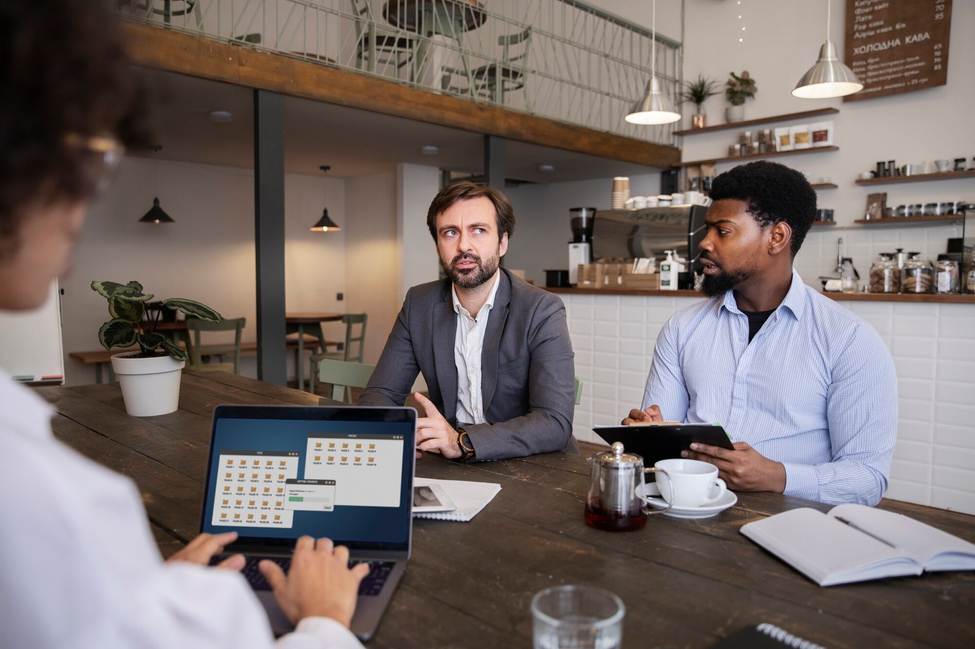 10 errores fiscales frecuentes en dueños de Airbnb y restaurantes (y cómo evitarlos)