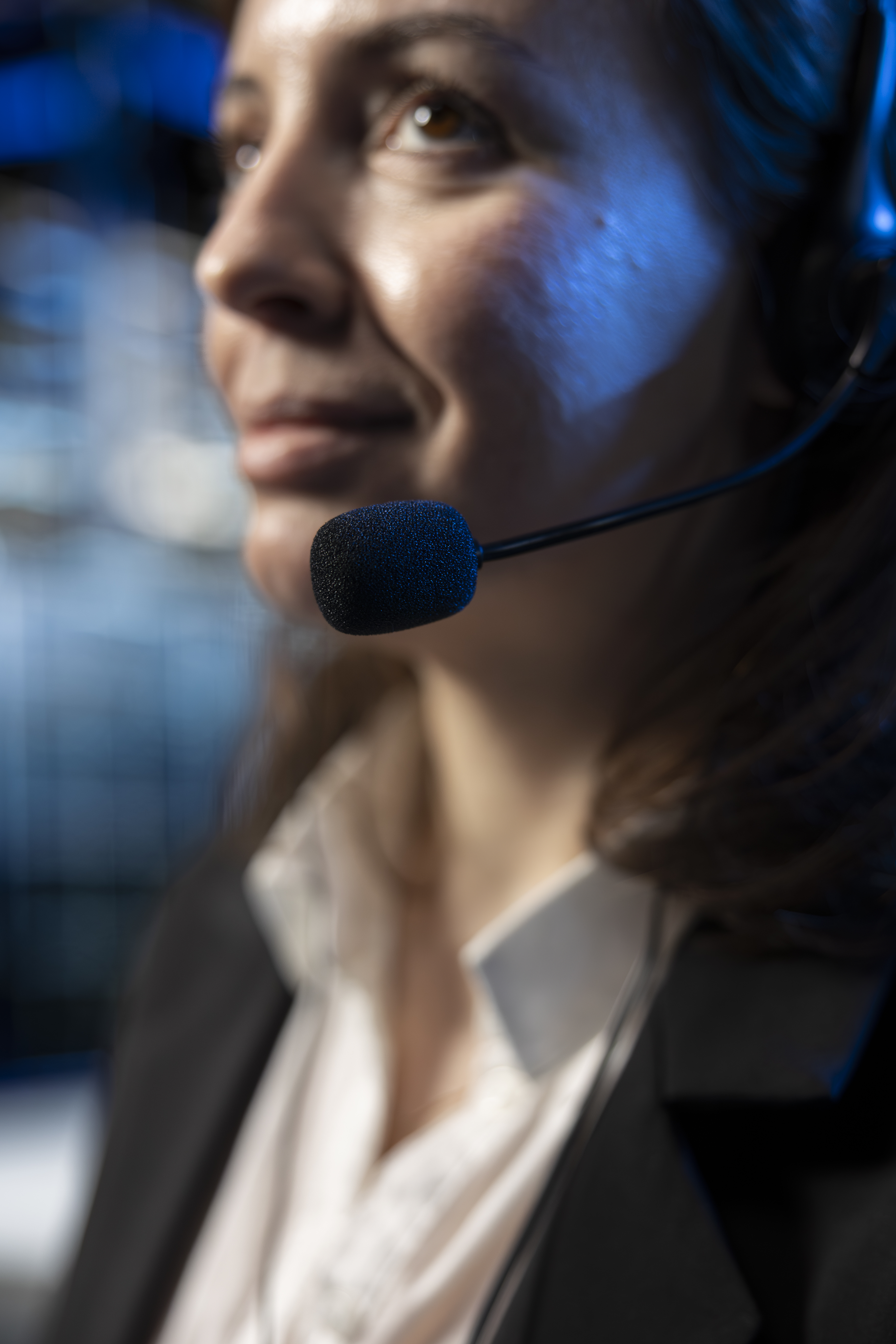 communication with b2b clients headset mic closeu 5bd0a501434b8531f9d1