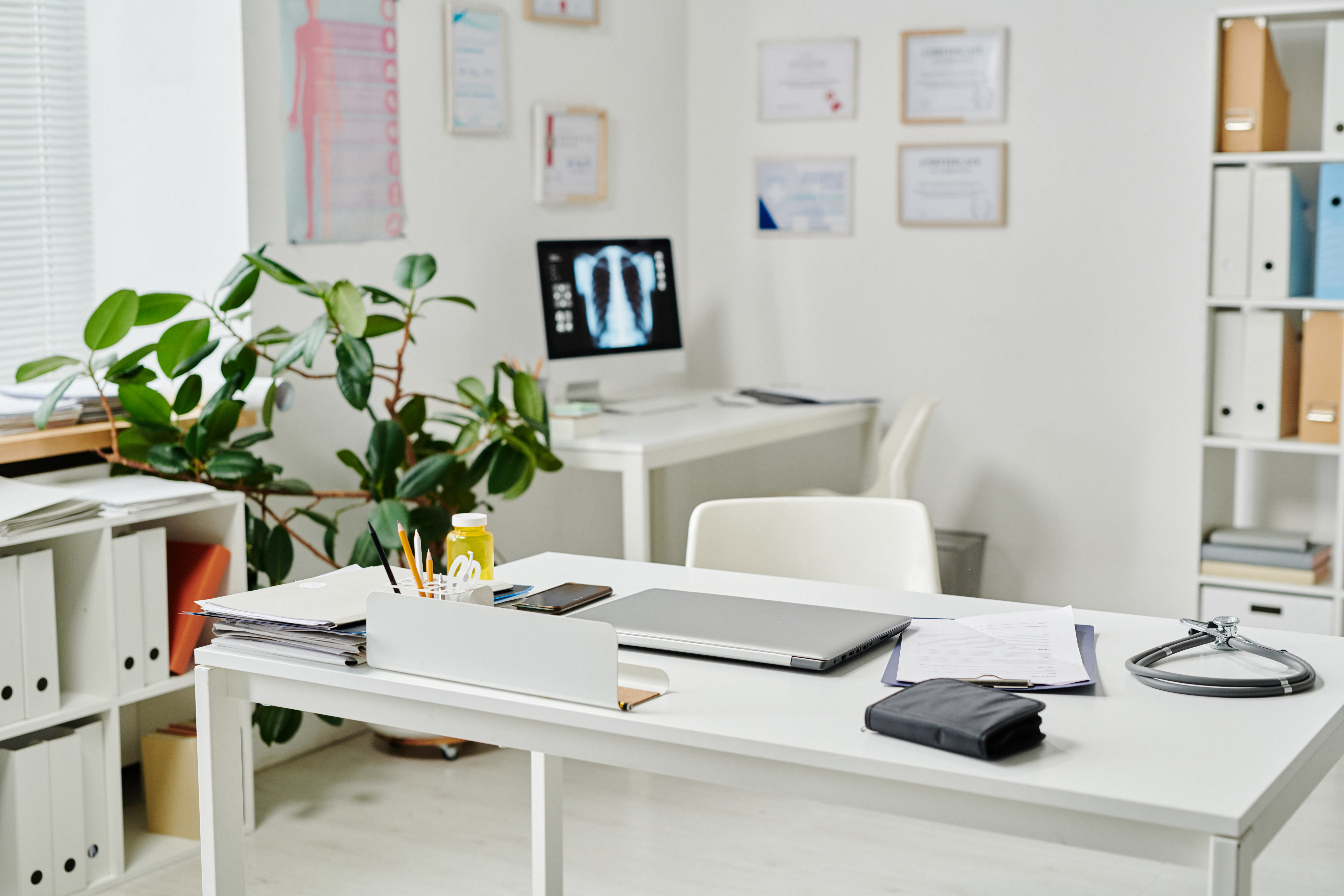 contemporary spacious office of radiologist or oth c3f3d037332a28cab4ea