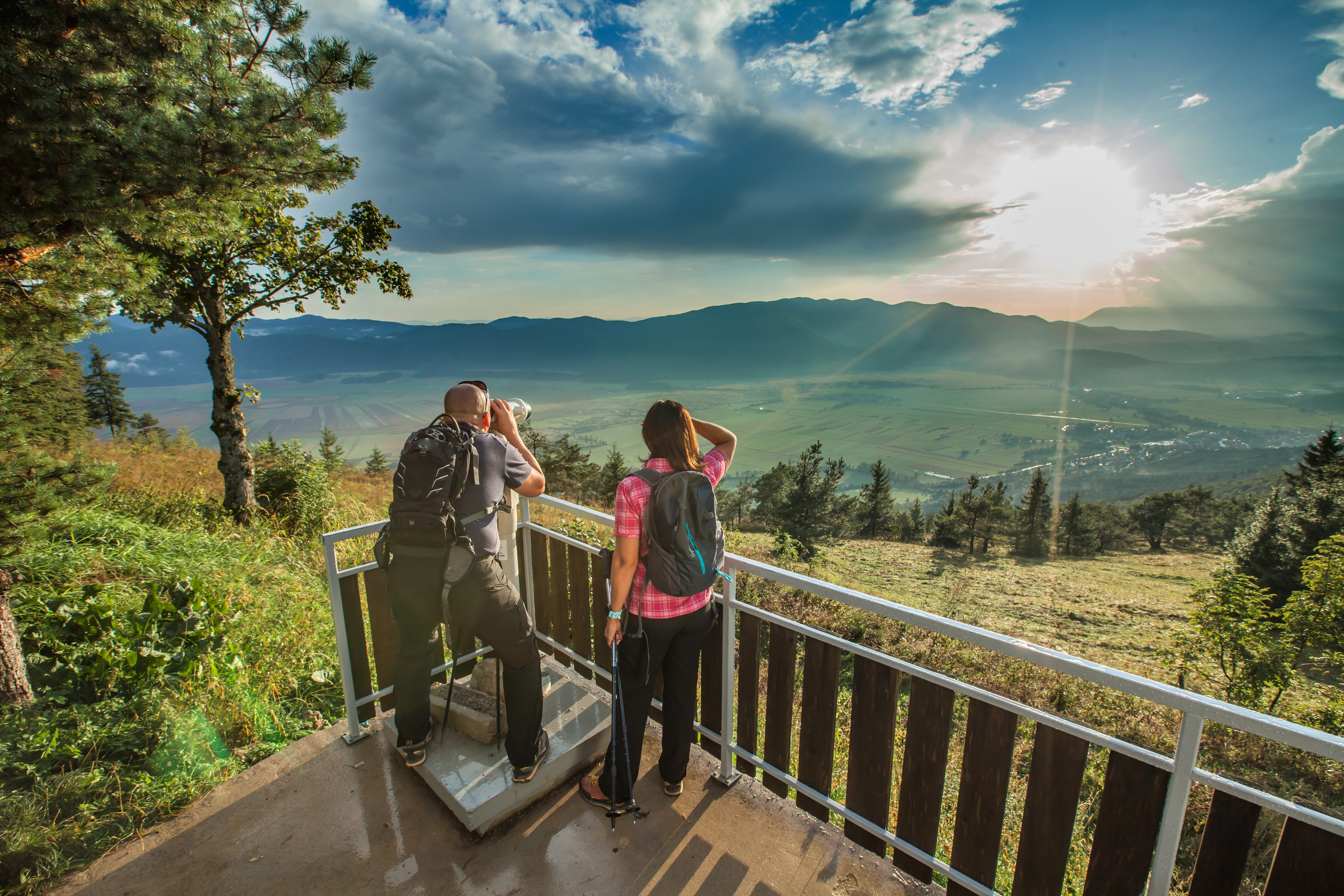 The Perfect Blend: Balancing Plans and Spontaneity on Your Multi-Day Tour 5 couple looking at a beautiful valley view below sl 859d1f7187e65916297e BTOURS