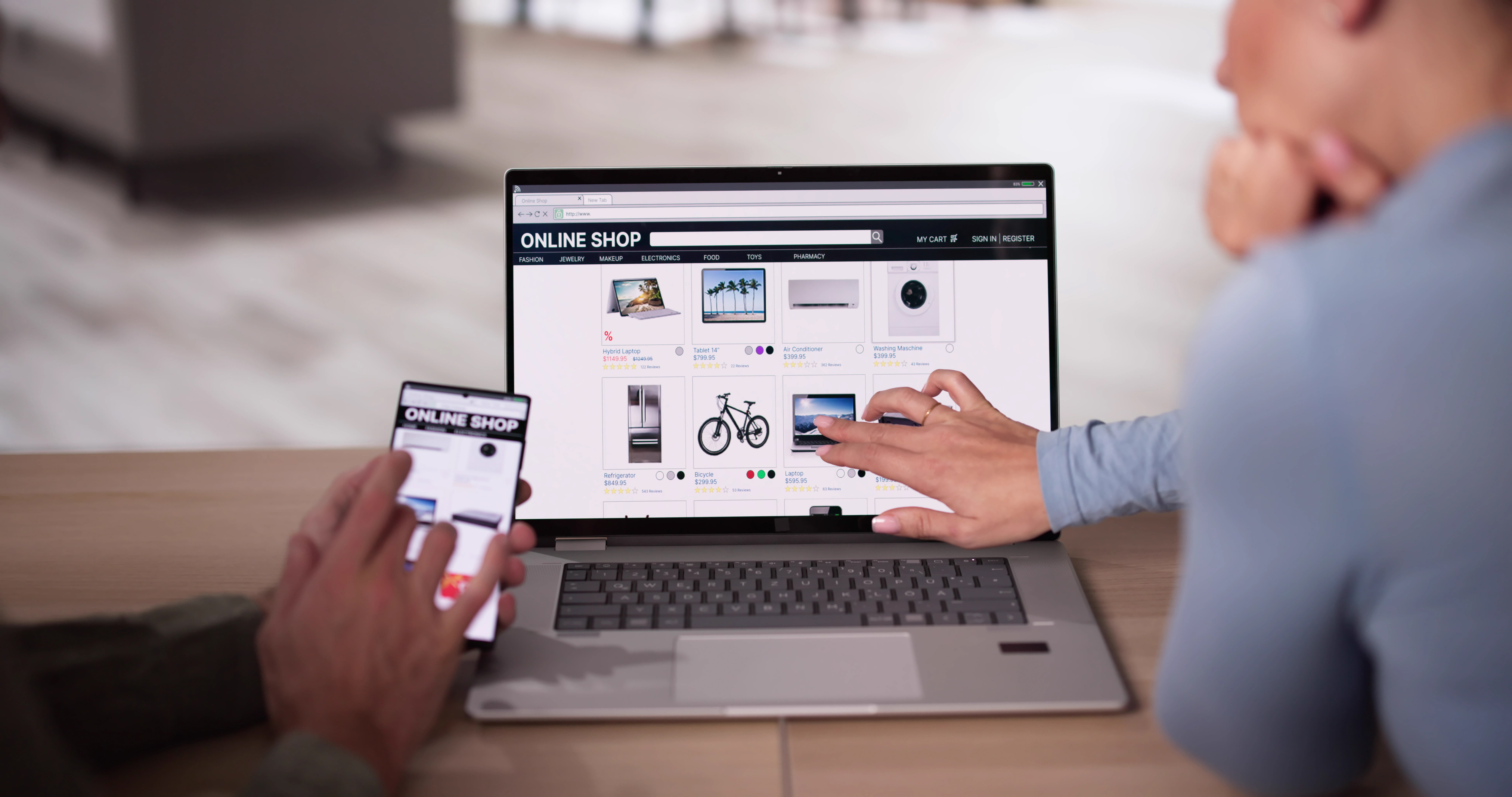 Optimising Your E-commerce Site's Performance for Peak Scalability 2 couple shopping electronics online cb637476729c27a9d2fc