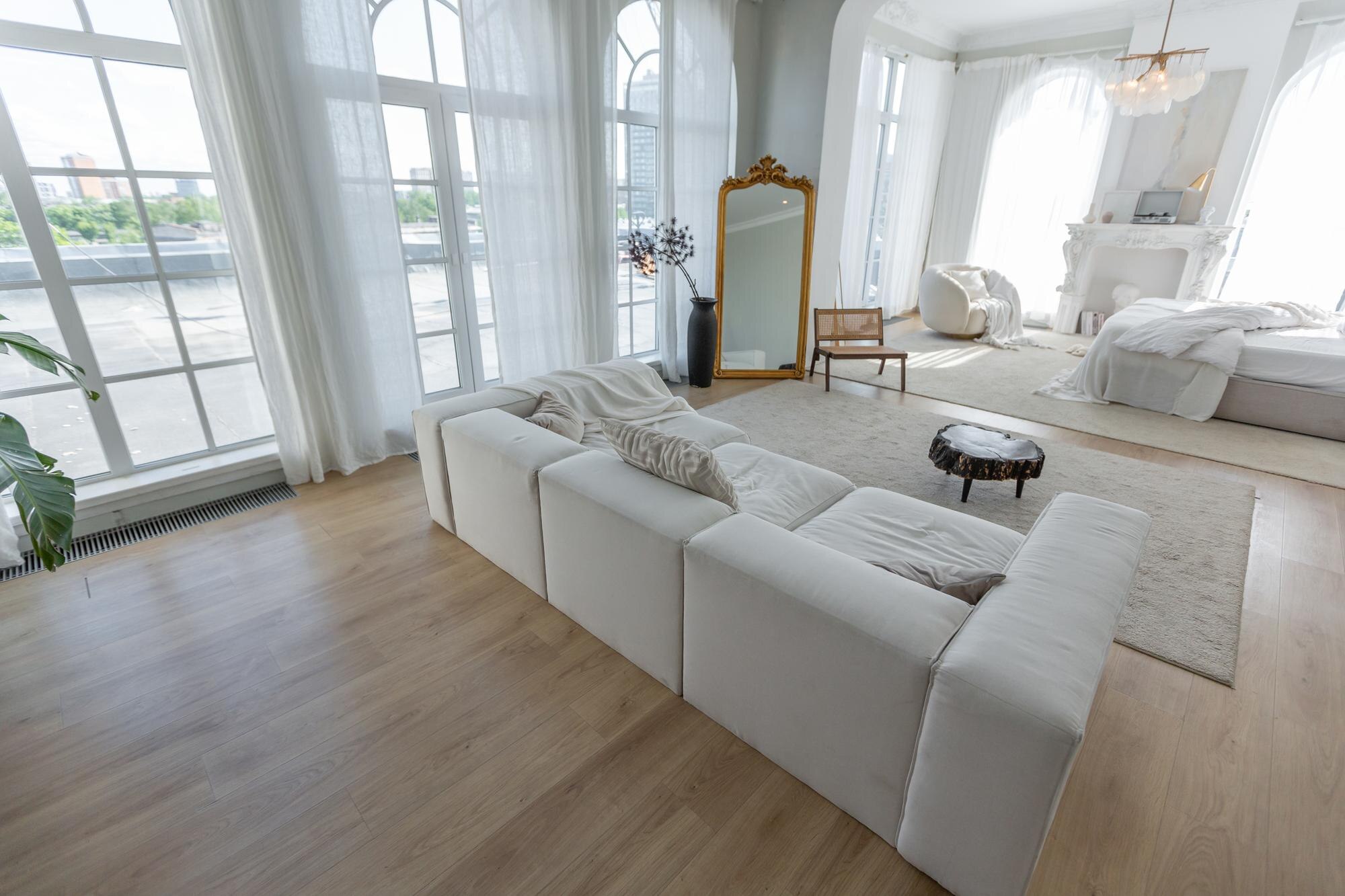 Cozy bright apartment with huge panoramic windows ae0dc2761ef18c4f5779