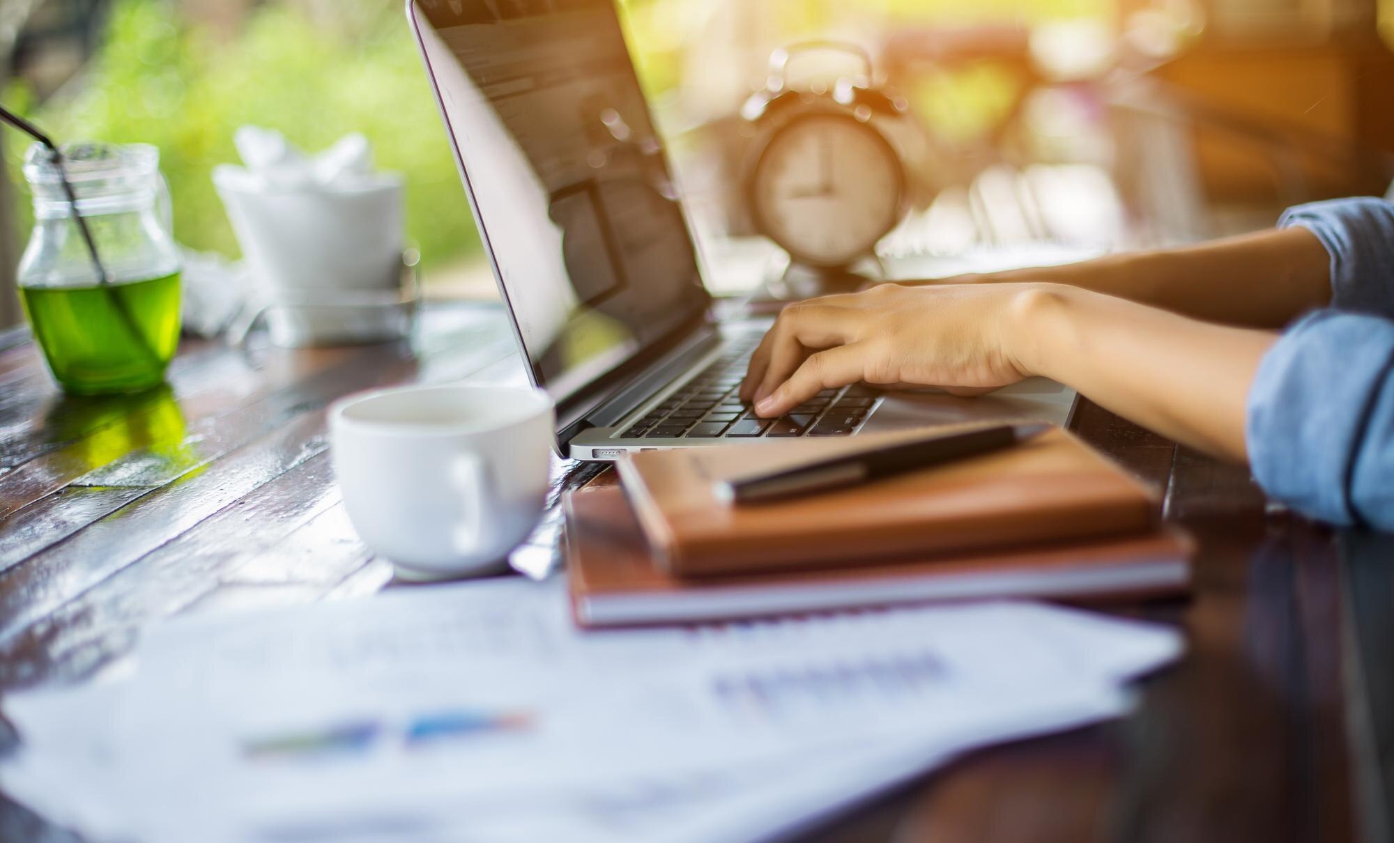 Deducciones que muchos anfitriones y restauranteros olvidan (y cómo registrarlas correctamente)