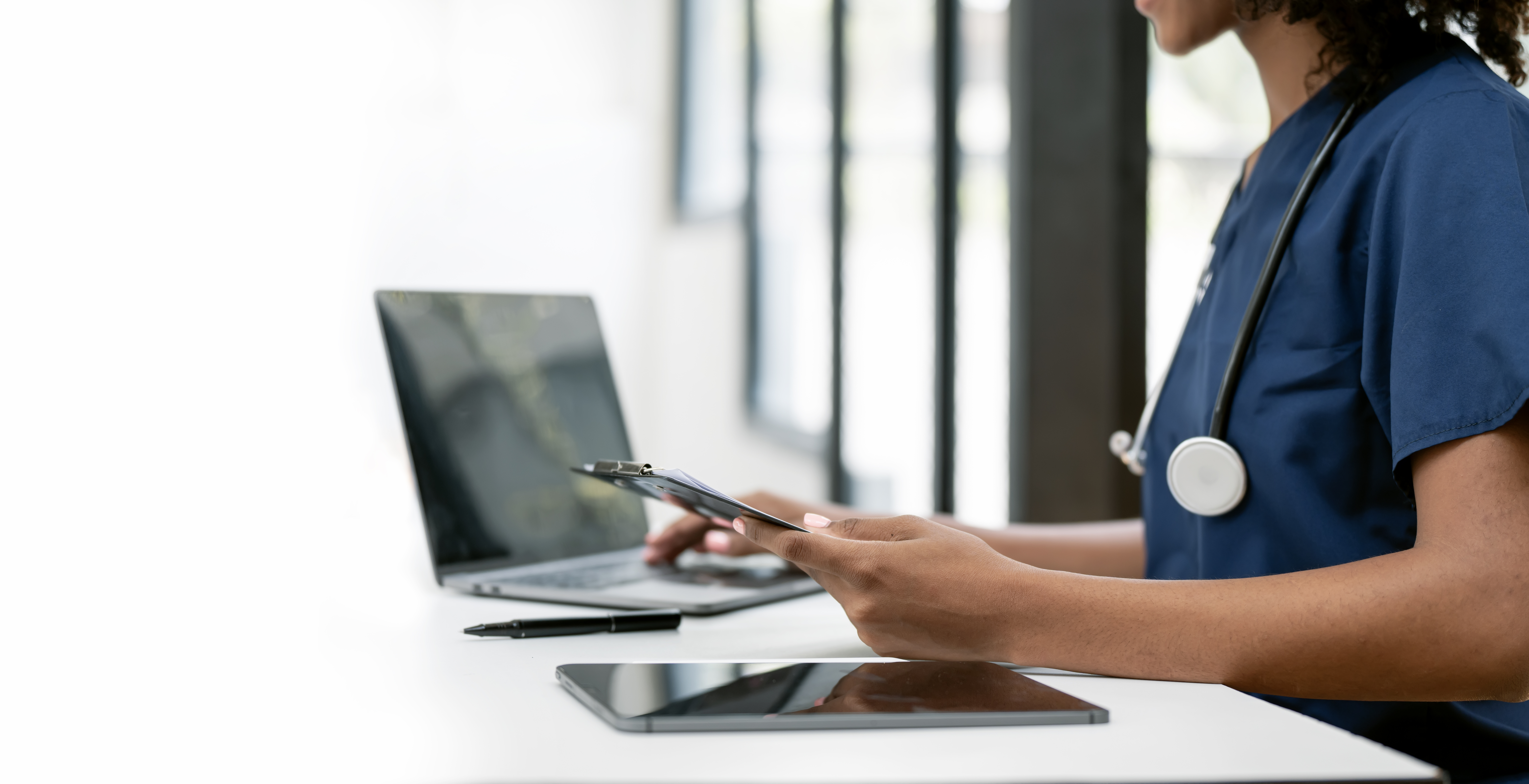cropped shot of black female nurse or doctor worki aec0fa3a63e93319b00d - MedWell Digital Marketing Agency