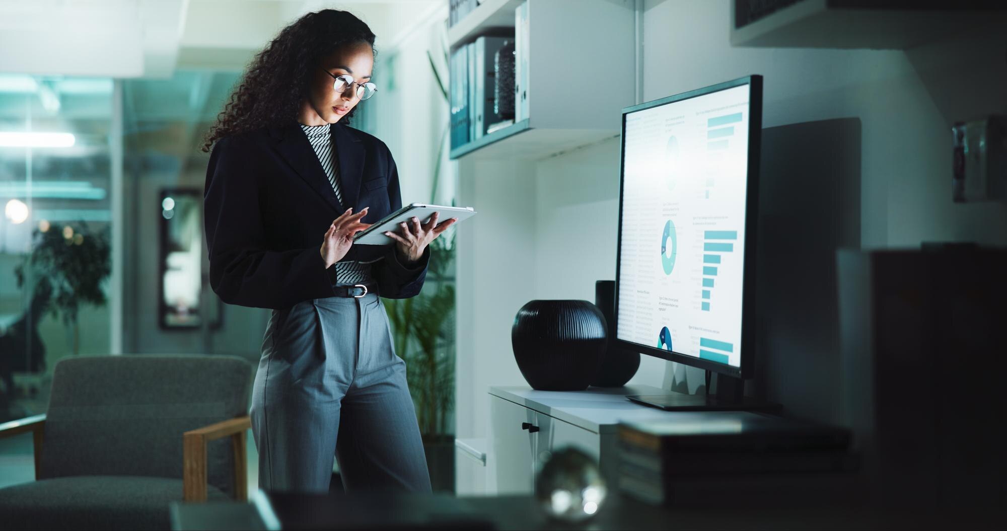 data analysis tablet and night with business woman 377c15f6ca628be3ec34