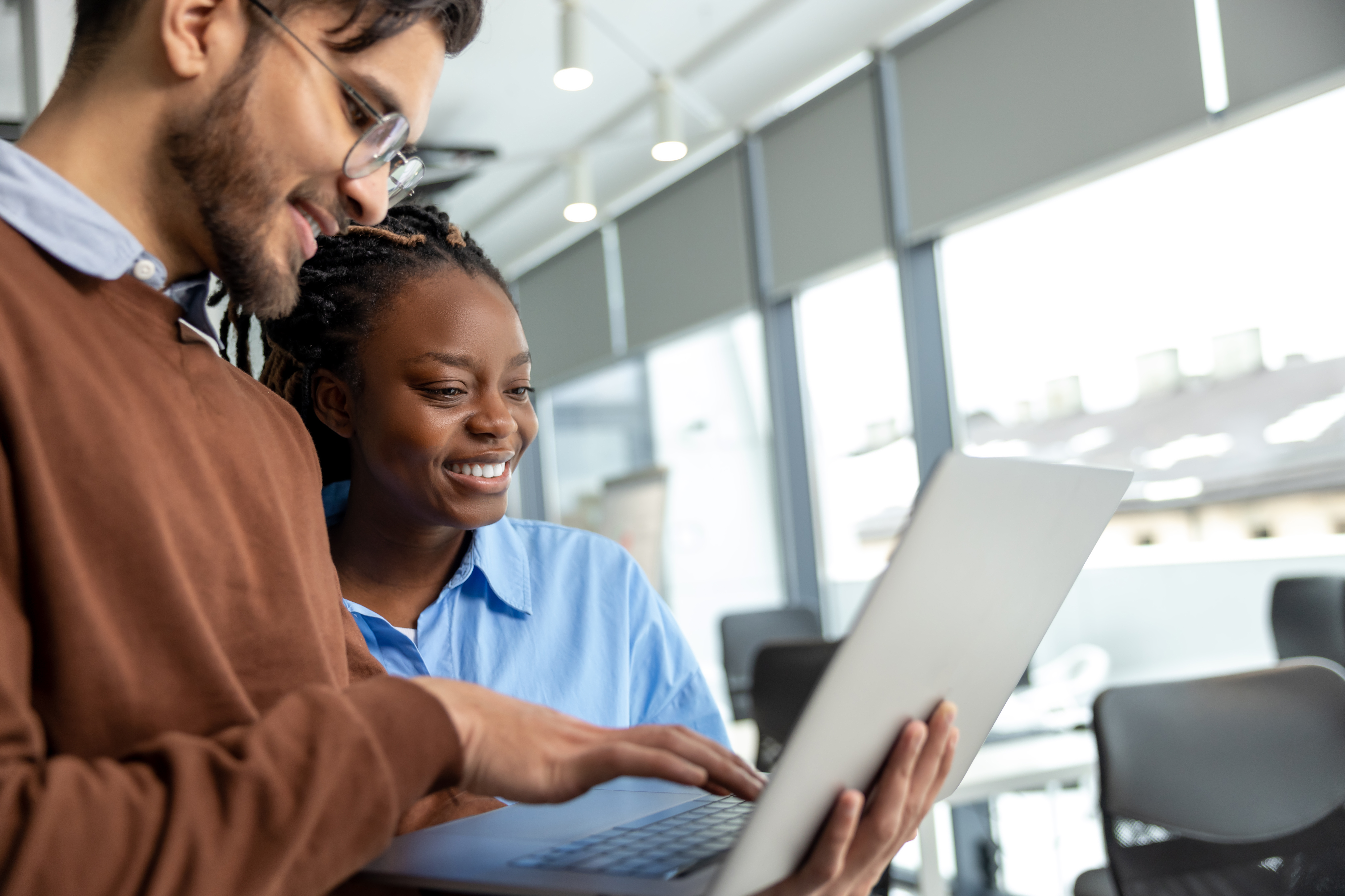 diverse colleagues collaborating on project togeth 6895dd87d8f36c901c21