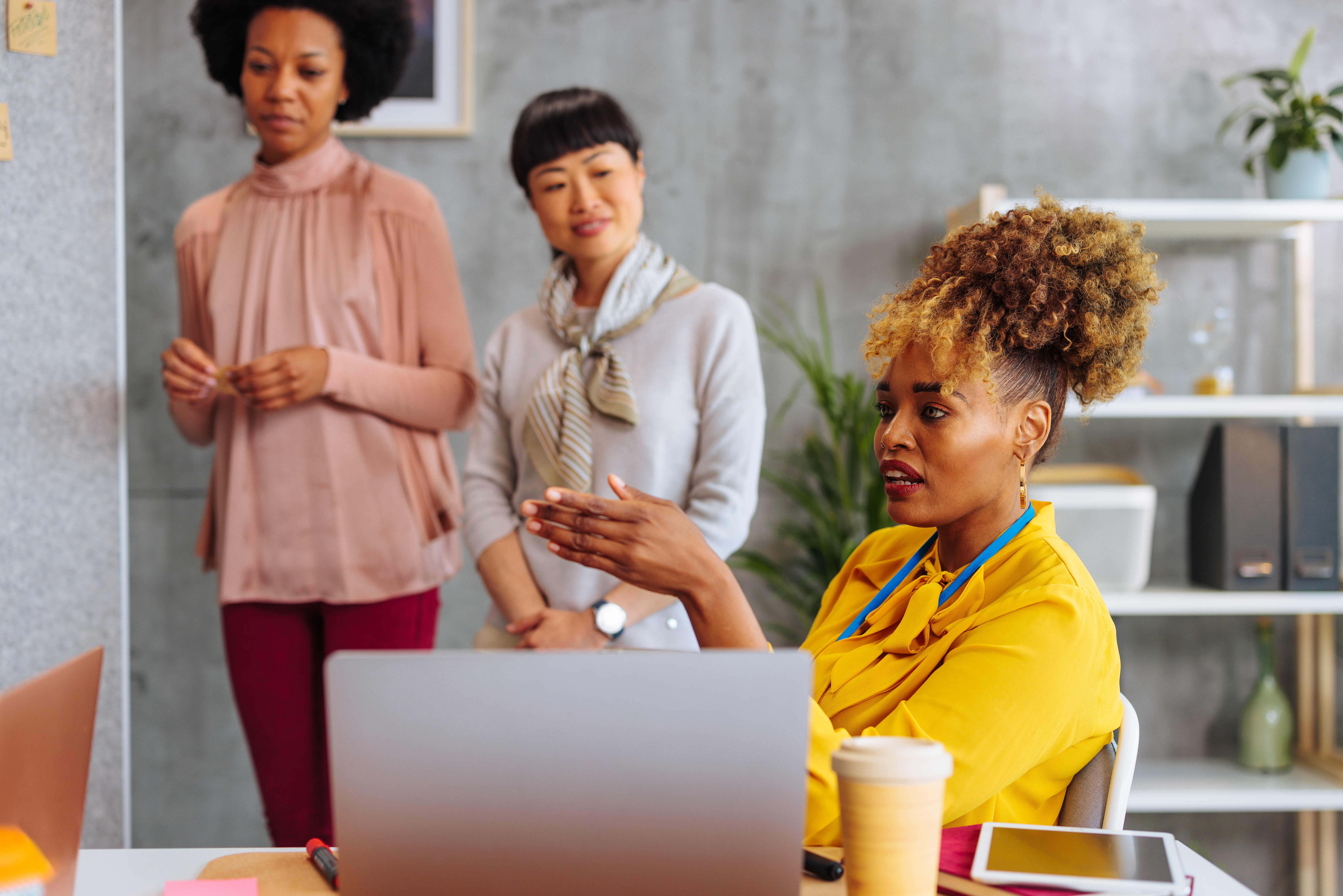 Craft Your Dream Travel Business: Top Strategies for a Life on Your Terms 2 diverse female business team having discussion du df8b95dd2b8b0380ddb0