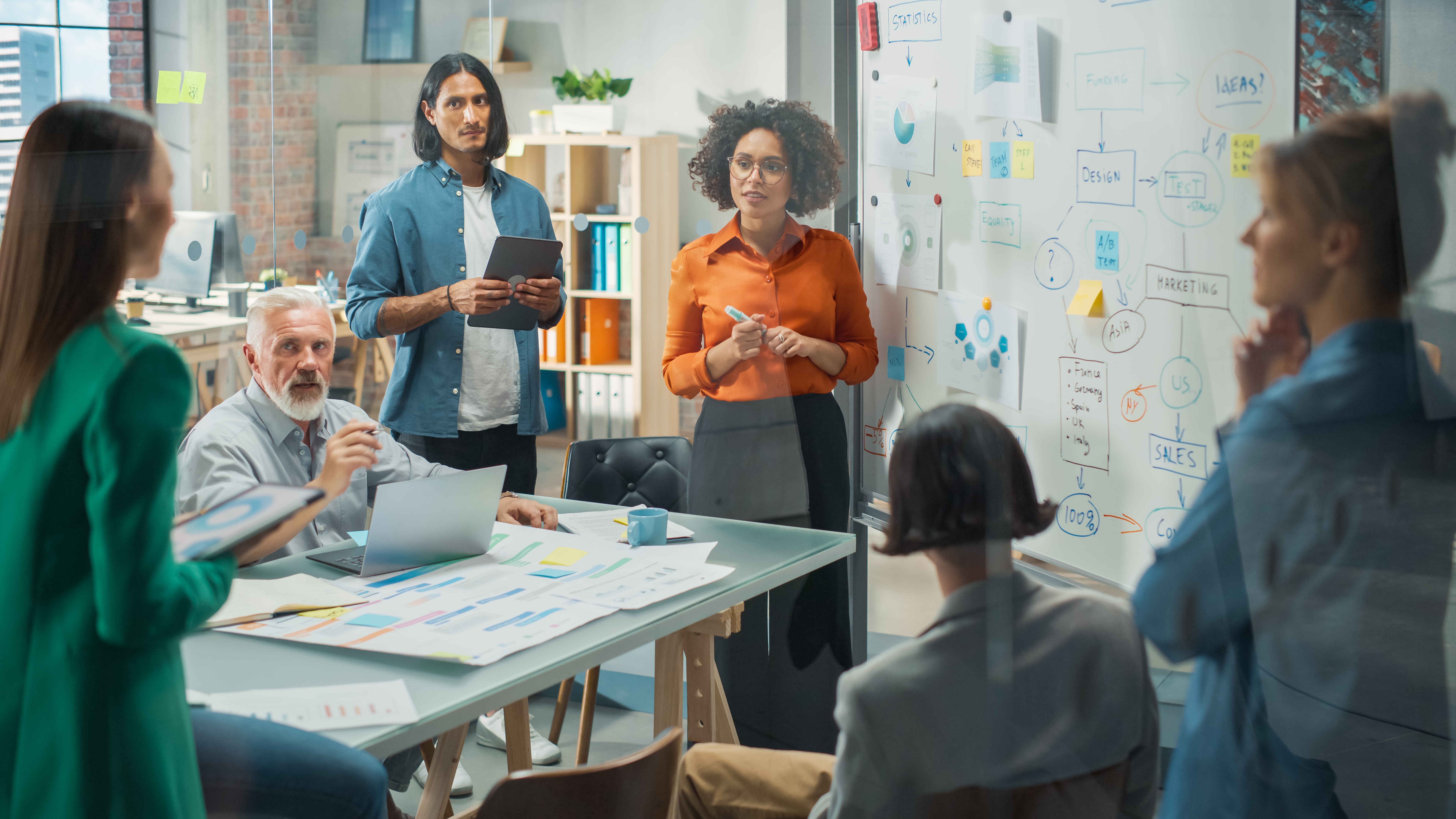 Diverse Modern Office Successful Black Female Dig 930C5B1151227B52A22A