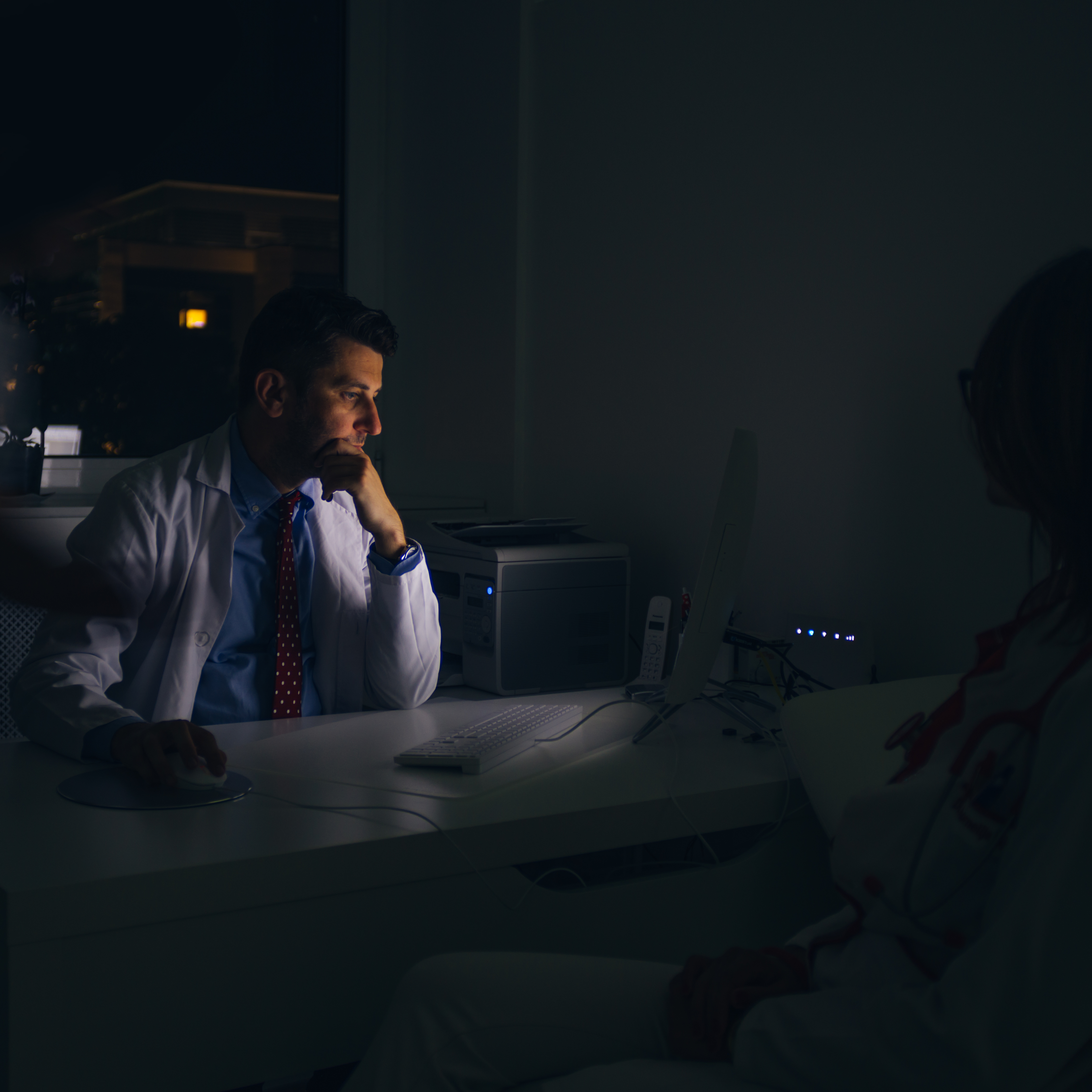 Why Laser Hair Removal Clinics Lose Consultations at Night and How to Fix It