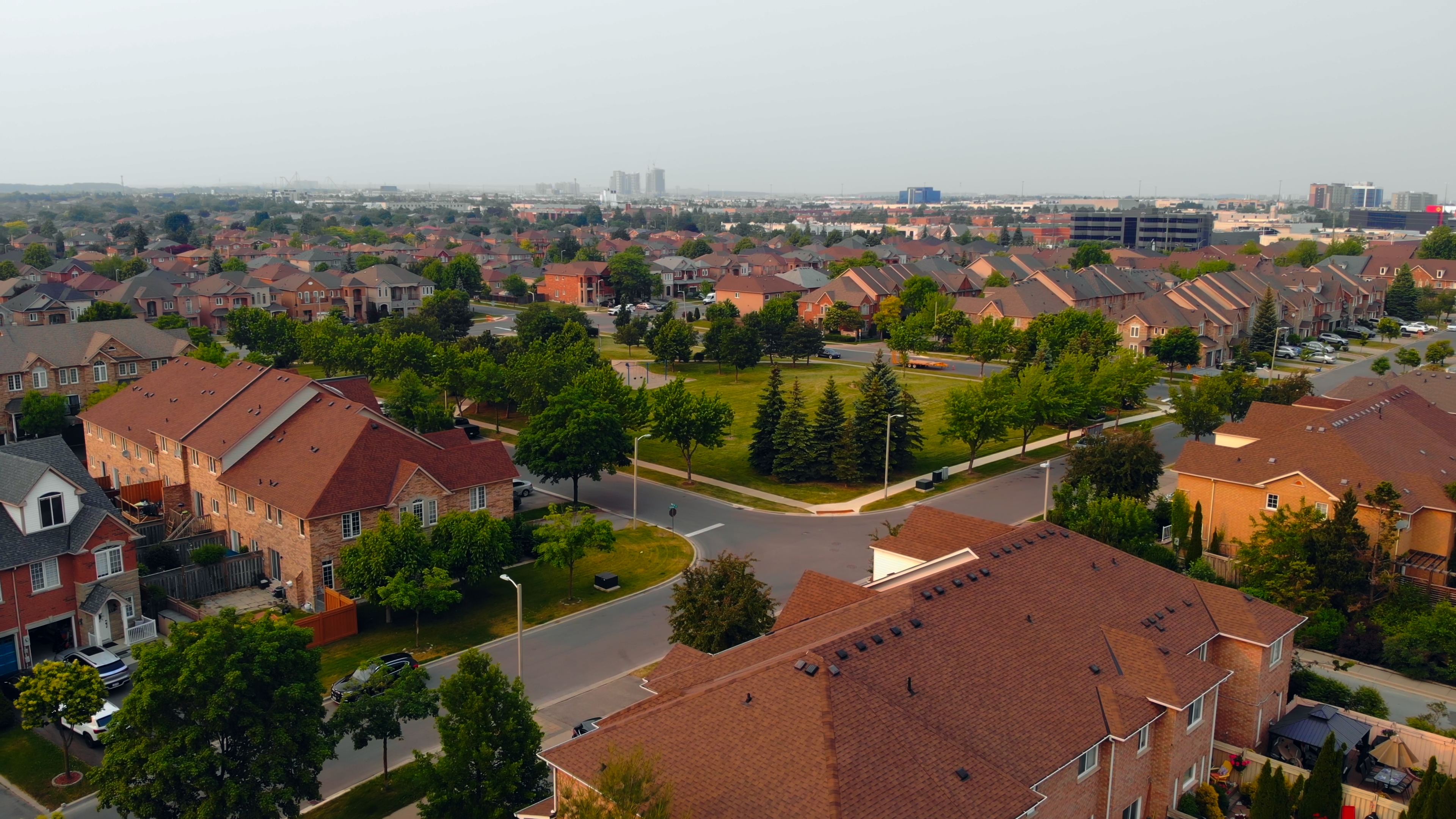 Featured image: Drone footage typical american residential area-b8bdb9c9c4e036ec64ab