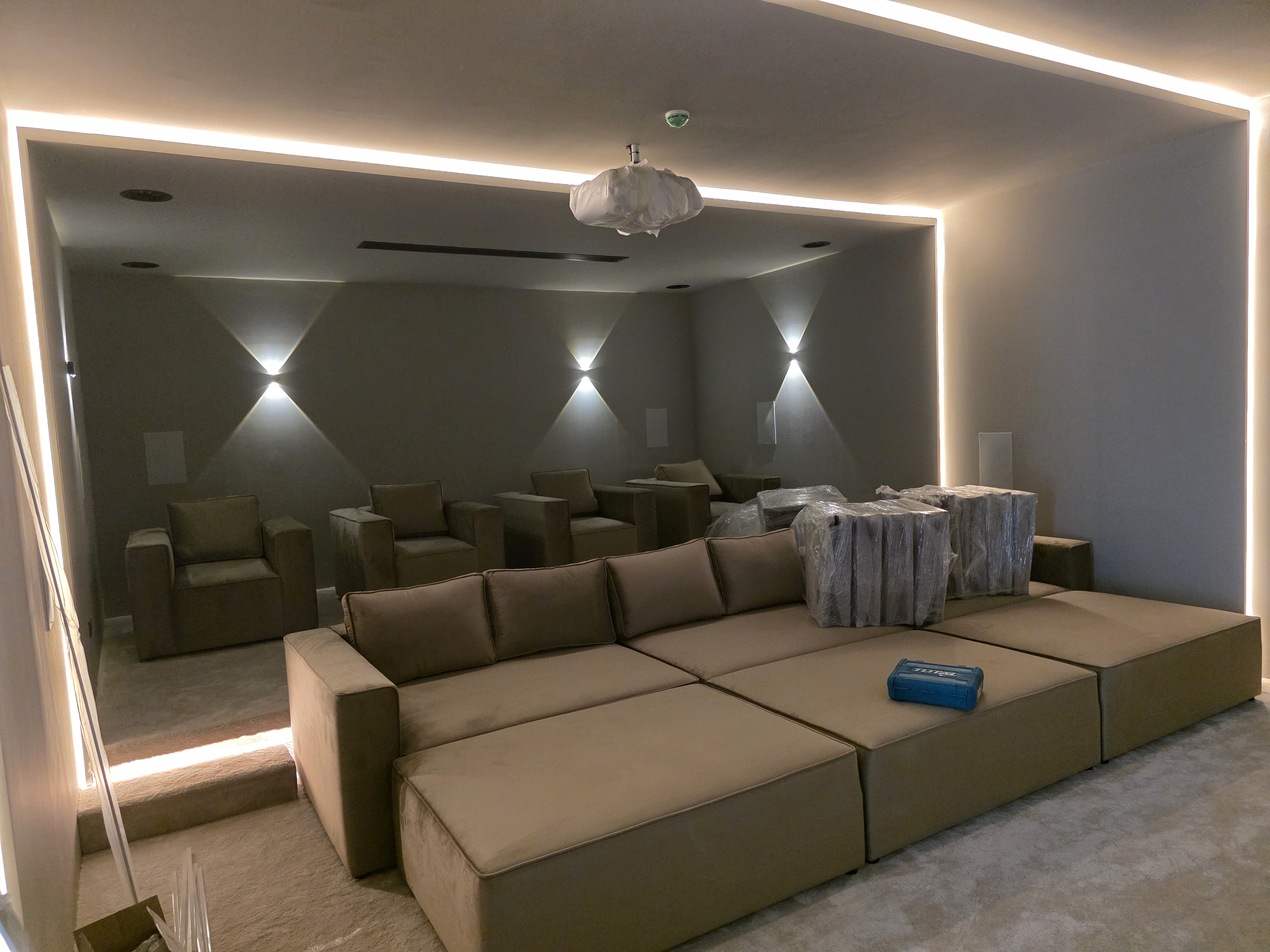 dubaihills privatecinema installation seating rowoverview jpg 5dde404bec7c55f43d96