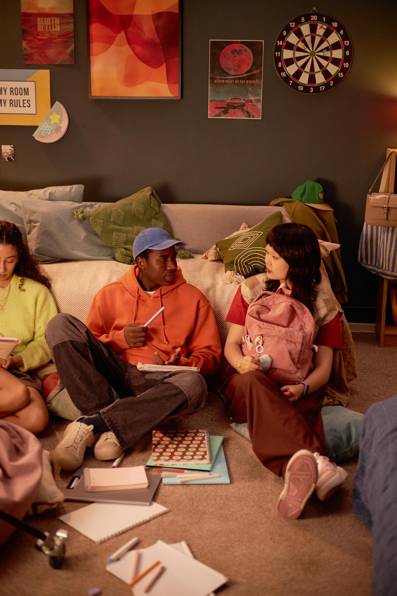 Enjoying Time In Cozy Dorm Room With Friends Cccc29c092e962fffe7f