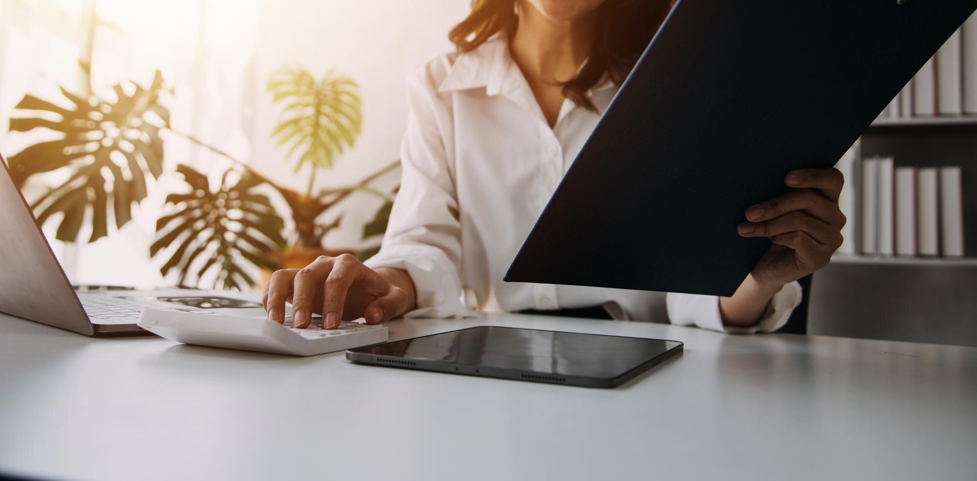 Breaking The Burnout Cycle: Small Changes That Make A Big Difference 2 Entrepreneur Asian Businessman And Businesswoman D 484D352713D0D66Cc9C1