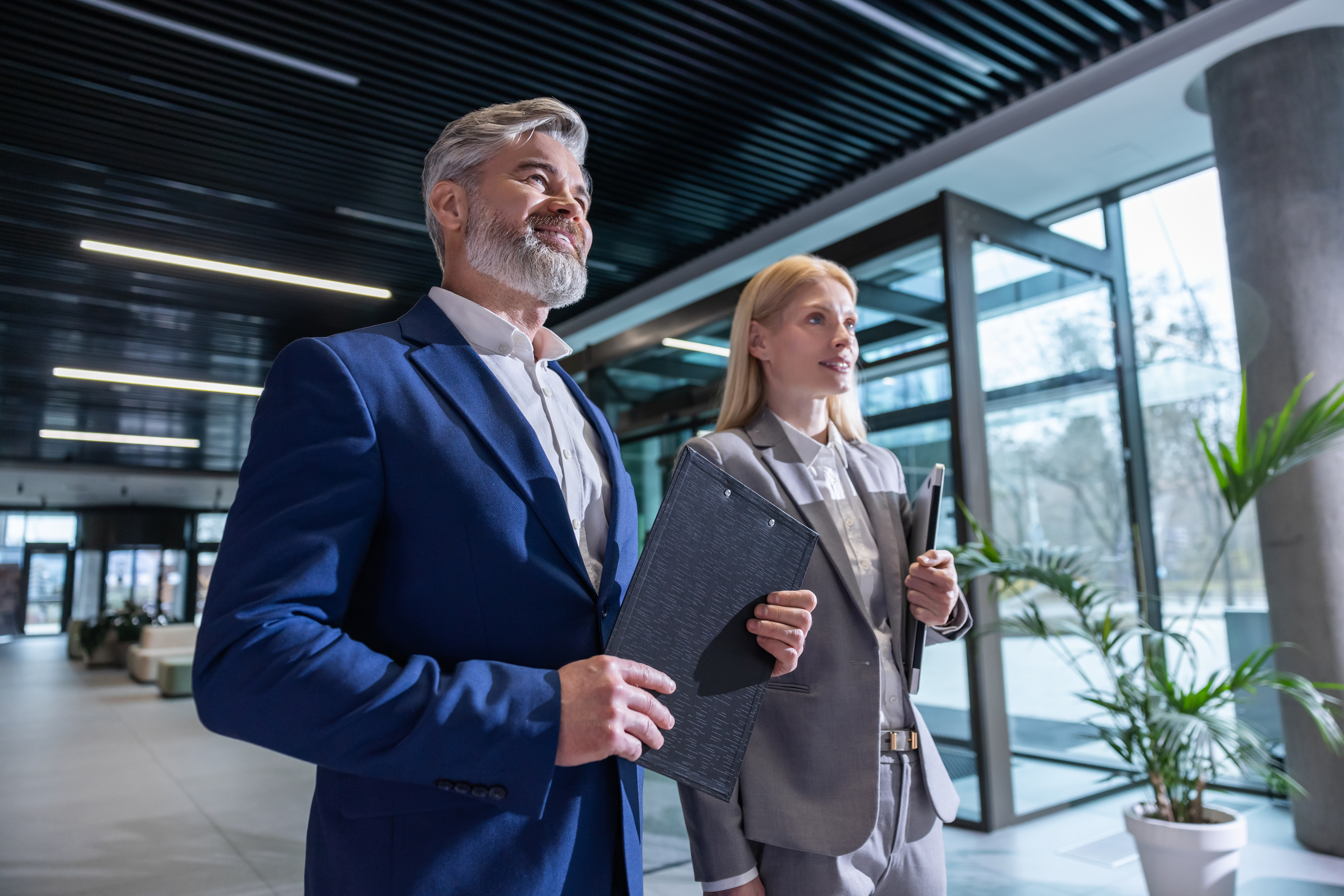 executive manager and colleagues having profession ace20d018b633f9a2b40