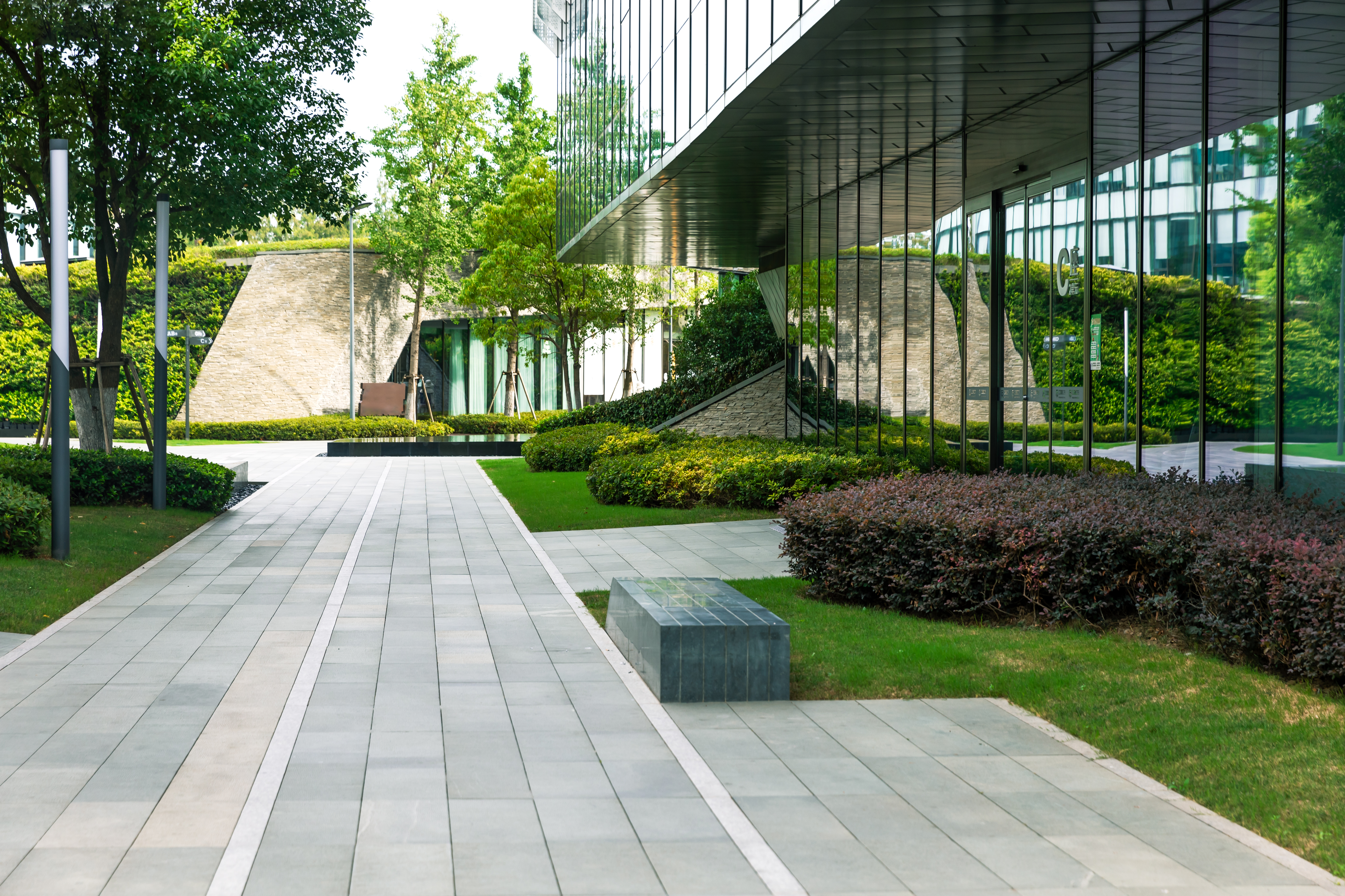 alt="California new trends in concrete hardscapes"