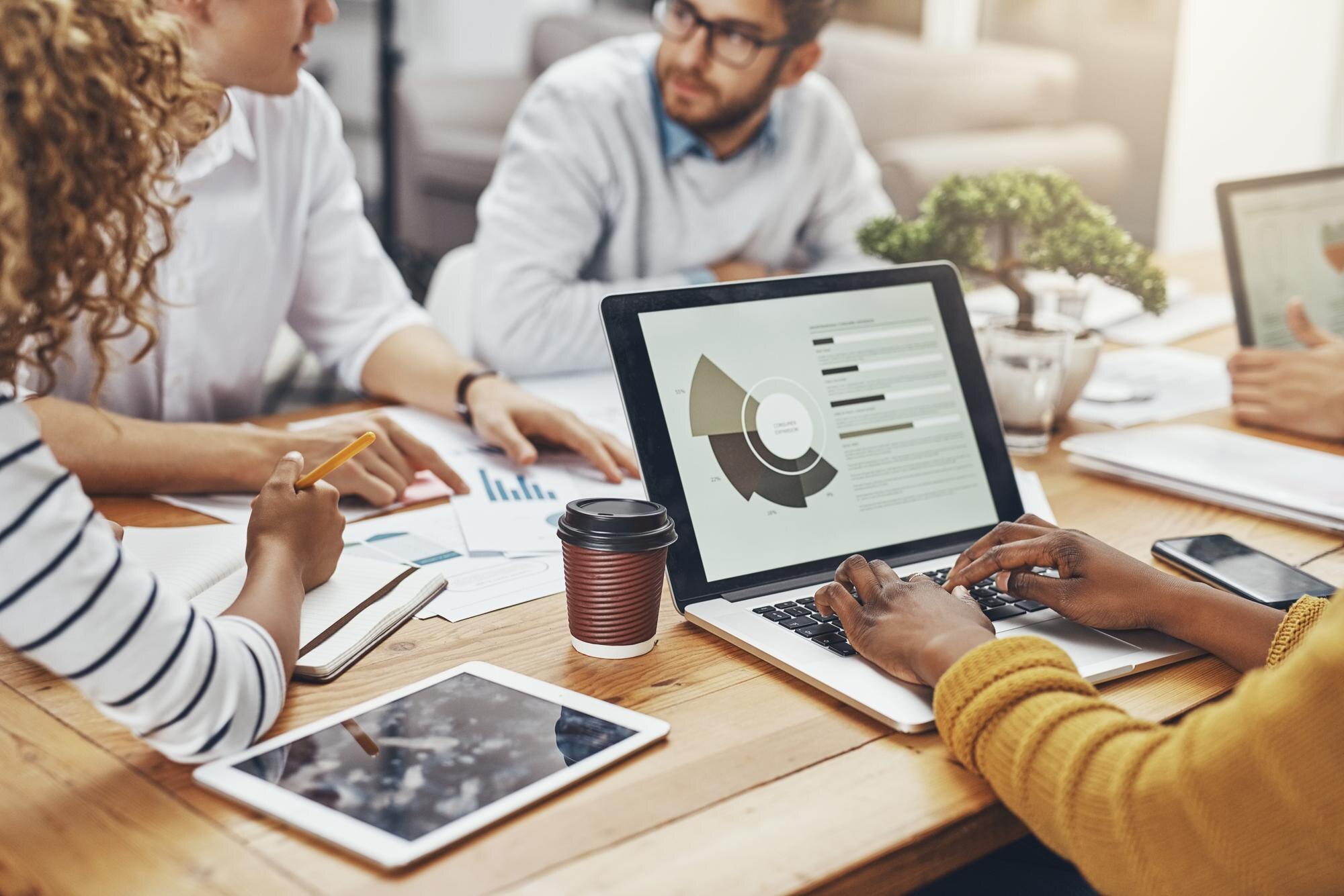 From Clicks to Conversations: How to Turn Website Visitors into Qualified Opportunities