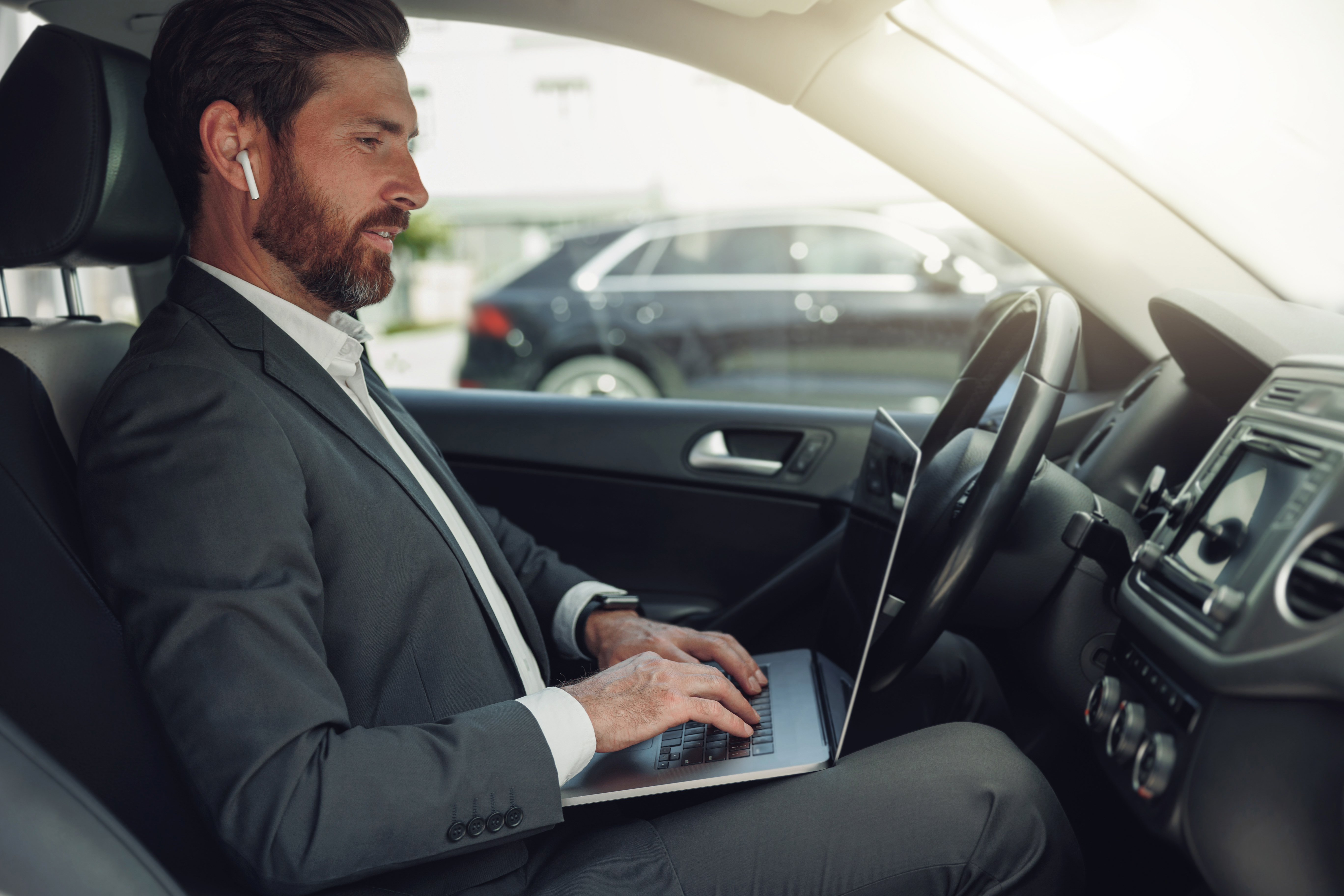 Luxury car service for airport transfers and special occasions provided by Mak Louren Chauffeur Service.