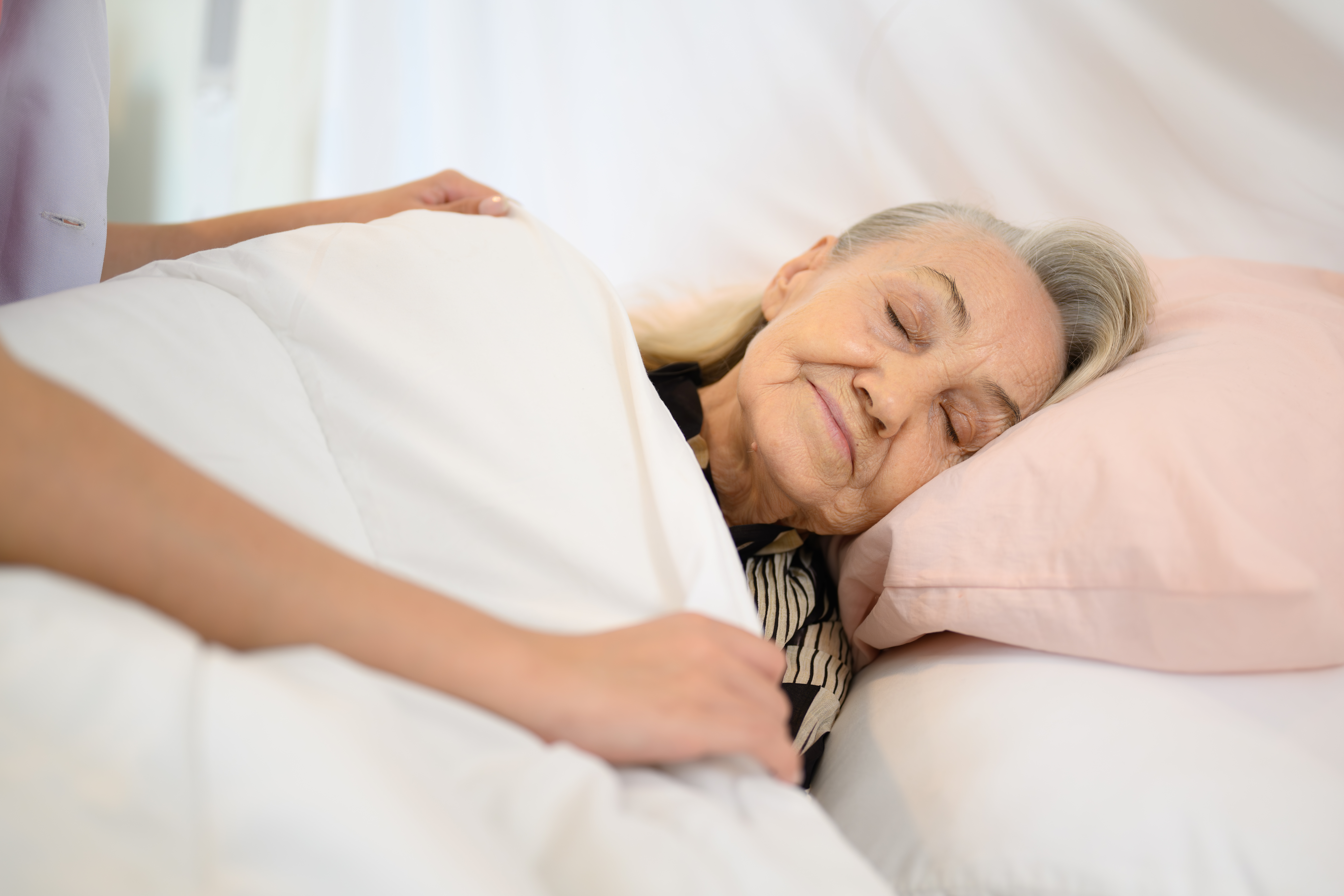 happy senior woman resting and relaxing at home de515f7de0bb40430ca0