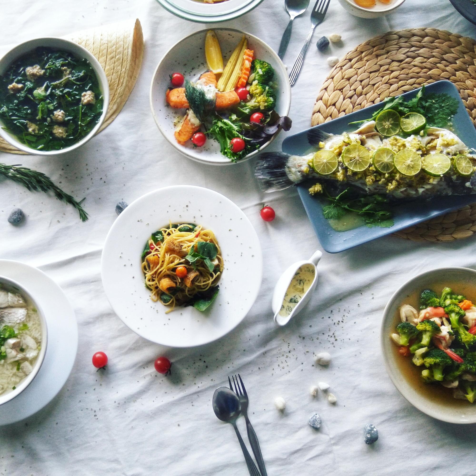 high angle view of breakfast served on table e384b9901b84575d635e