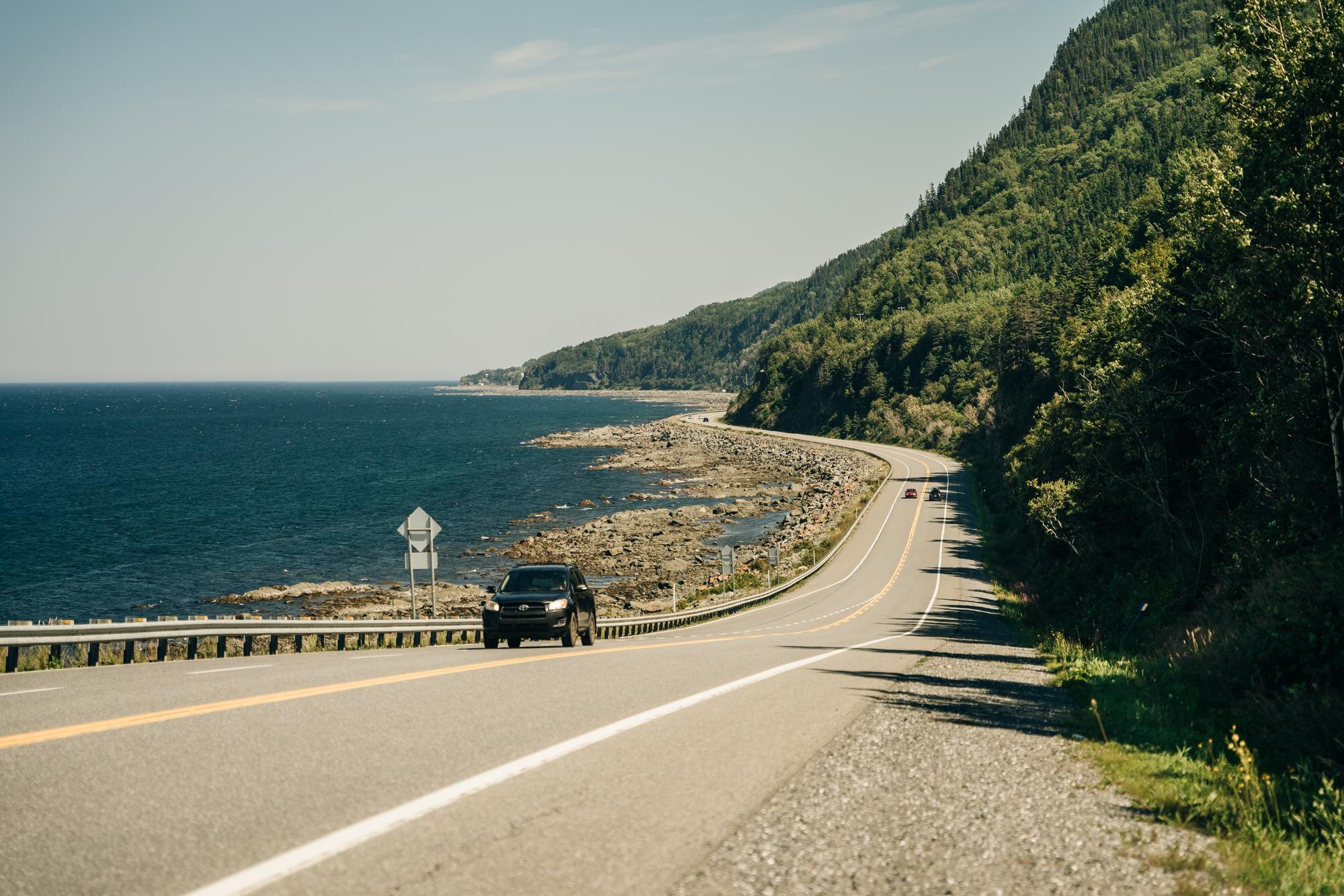 highway along st lawrence river shore in quebec 580108f5950e1f612e47 BTOURS